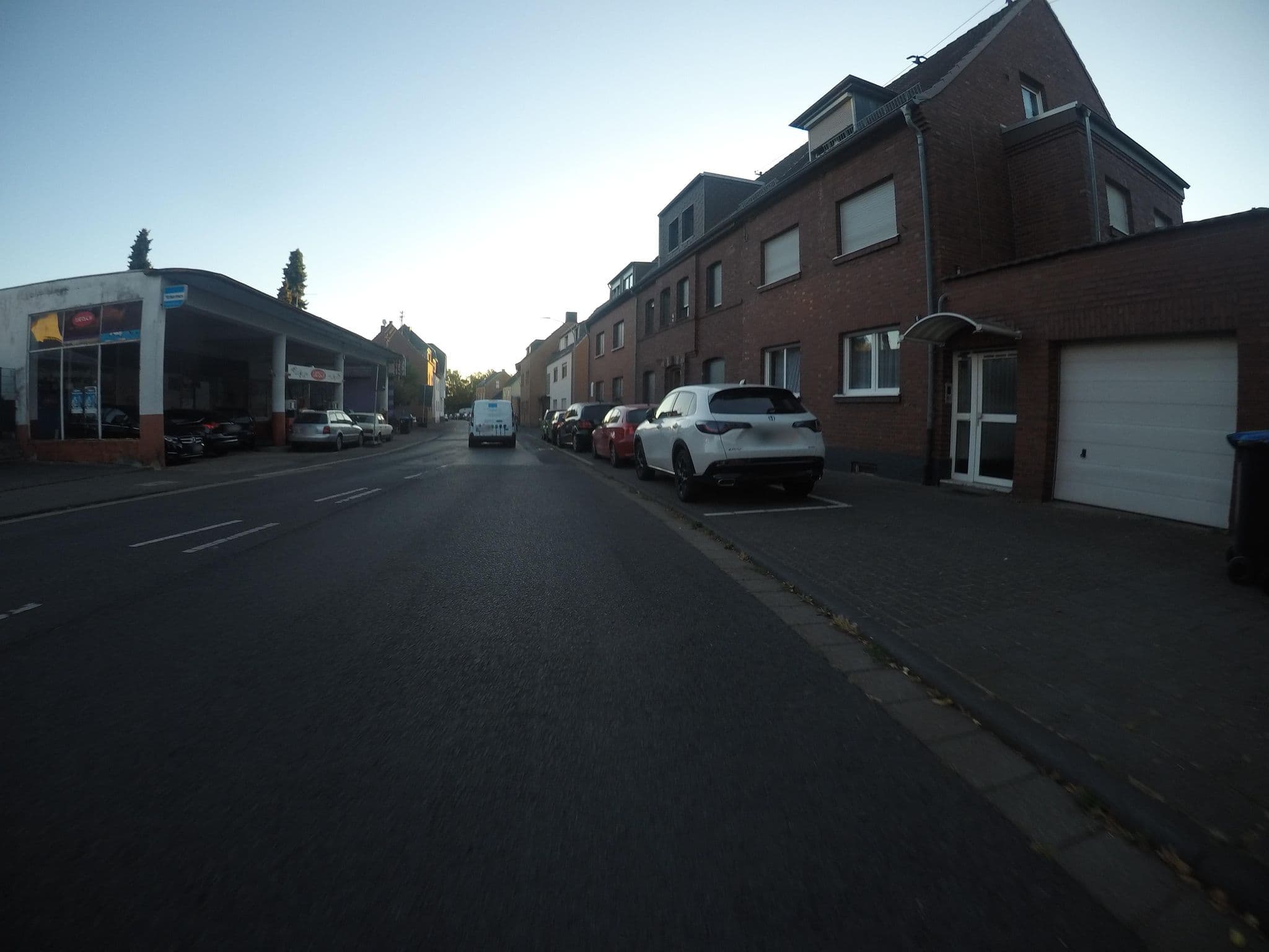 Street view near Hotel Burgklause, Hürth — © mfa (CC BY-SA · Mapillary)