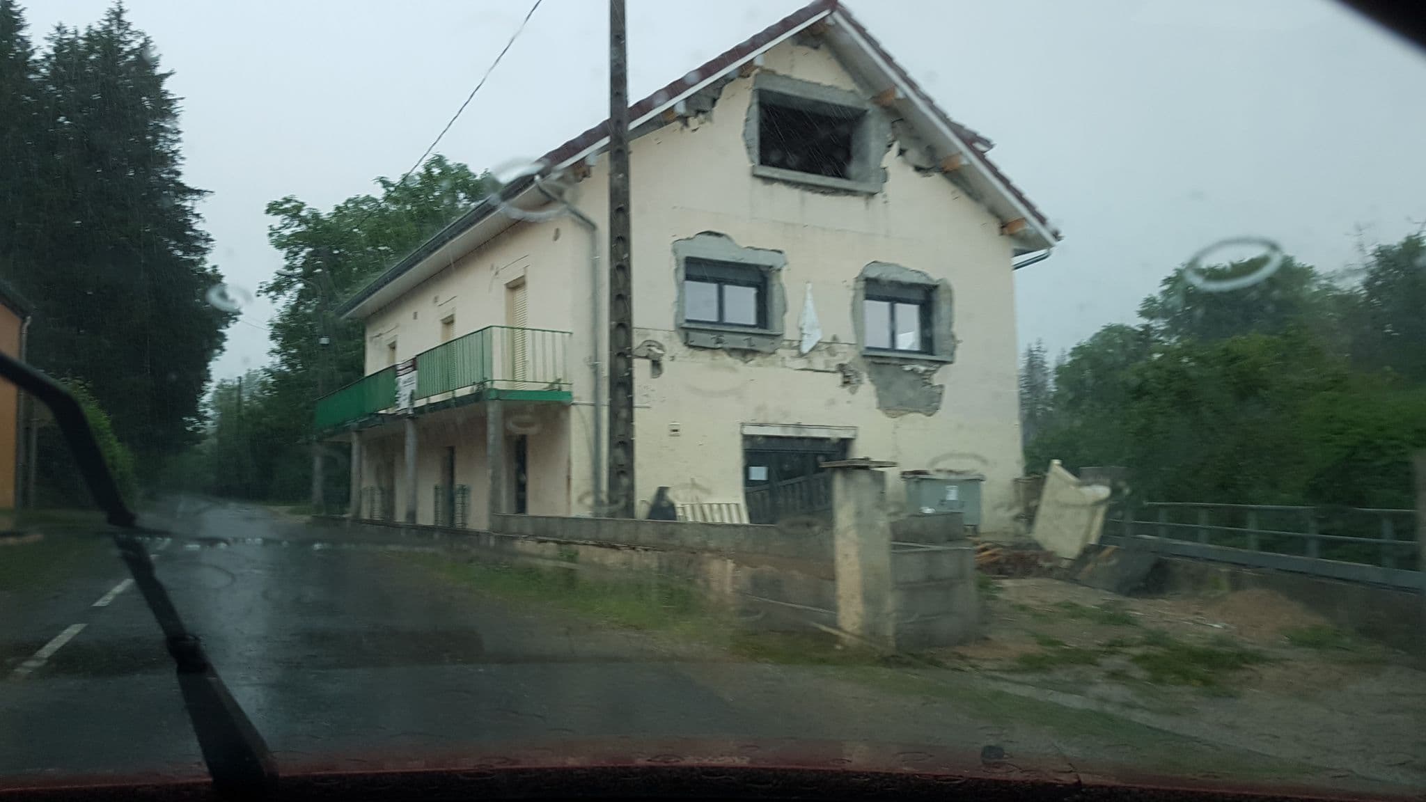 Street view near Les Gîtes de la Saisse, Clairvaux-les-Lacs — © pyrog (CC BY-SA · Mapillary)