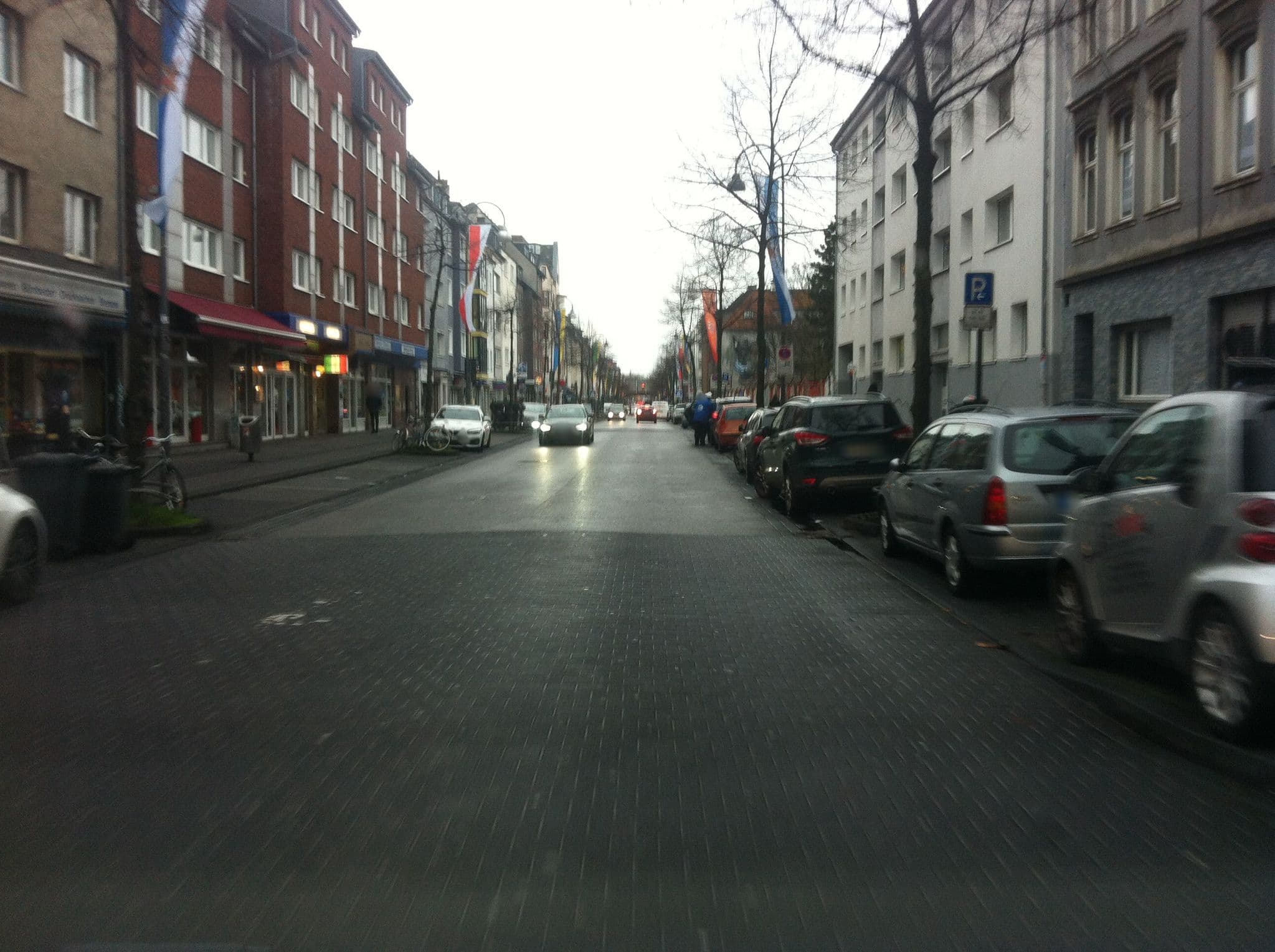 Street view near Apartment Christian, Neuehrenfeld — © raymond (CC BY-SA · Mapillary)