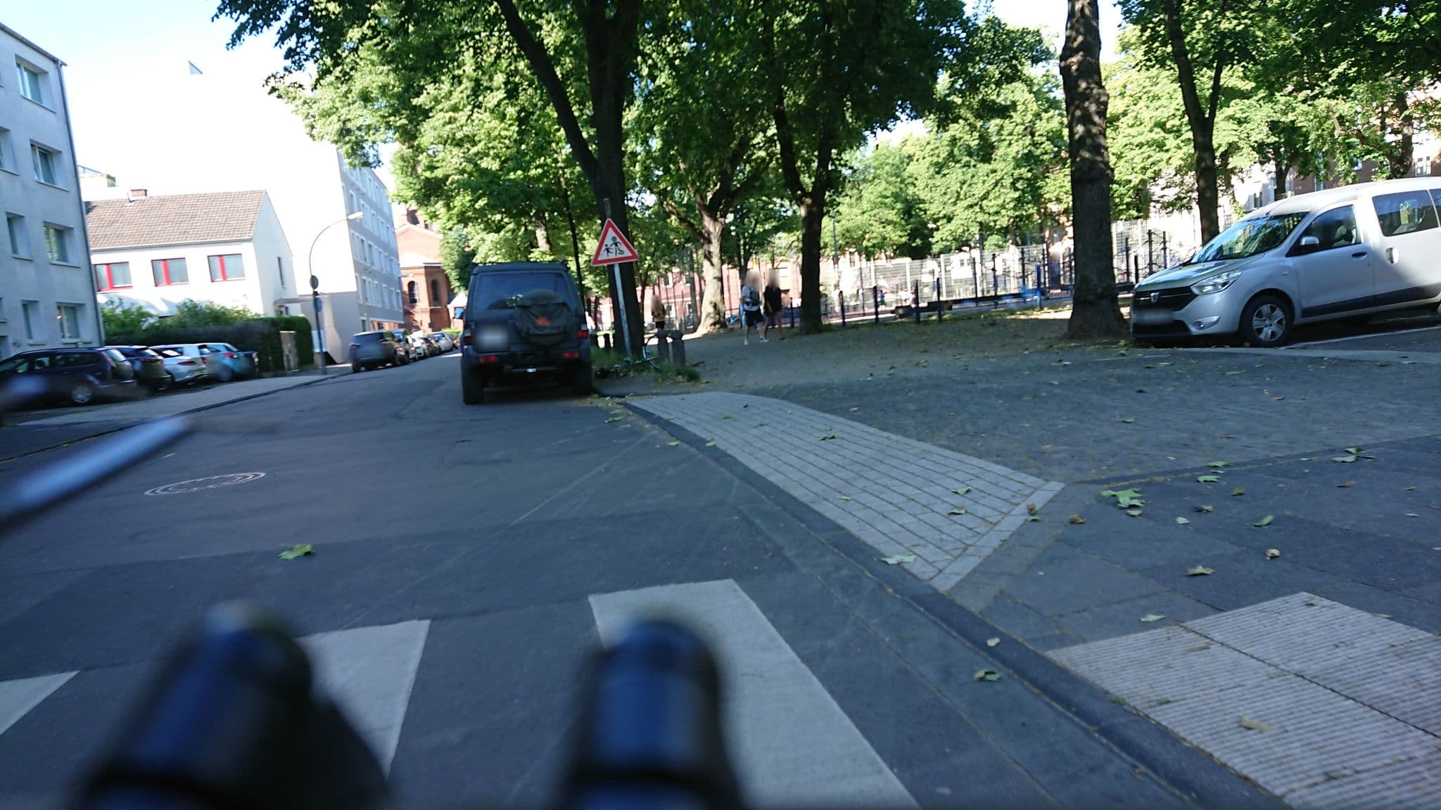 Street view near Kolpinghaus, Neuehrenfeld — © countzero5 (CC BY-SA · Mapillary)