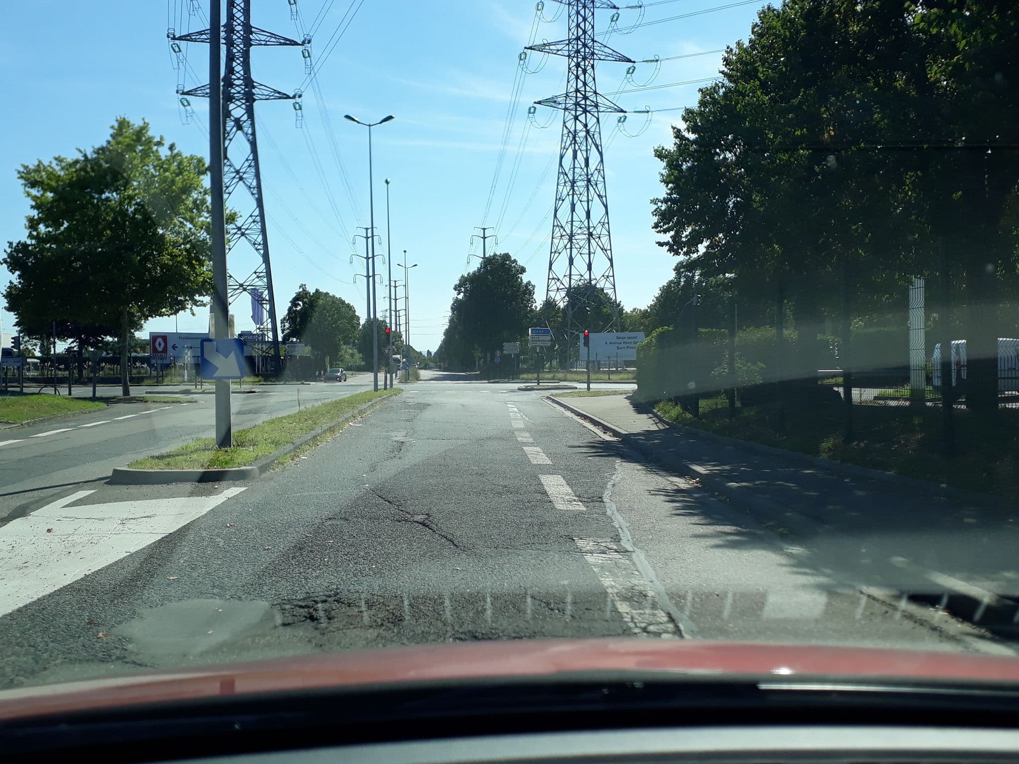 Street view near B&B Hôtel Lyon Saint-Priest, Vénissieux — © lcarrier (CC BY-SA · Mapillary)