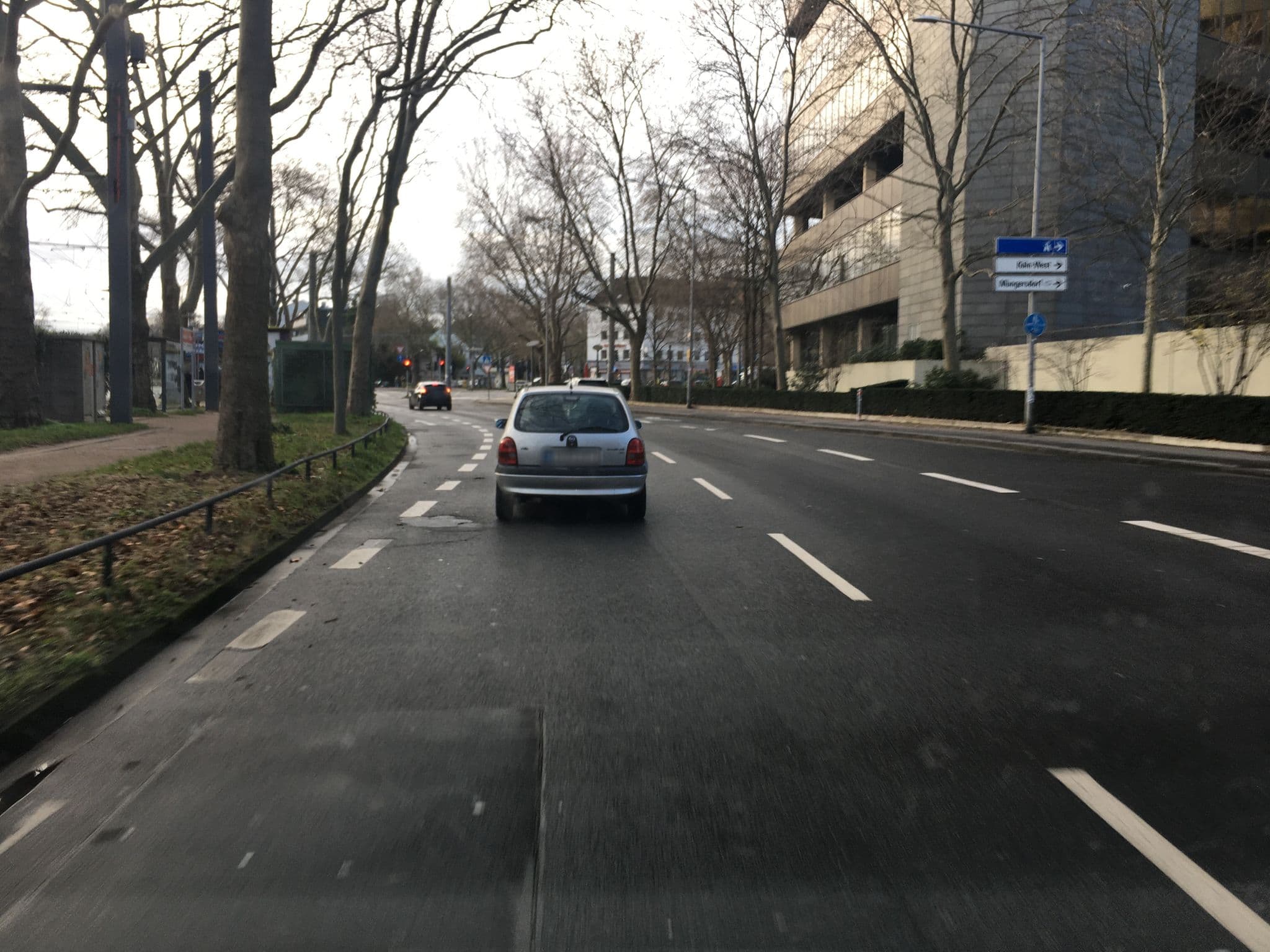 Street view near Etap Hotel Köln Marsdorf, Neuehrenfeld — © raymond (CC BY-SA · Mapillary)