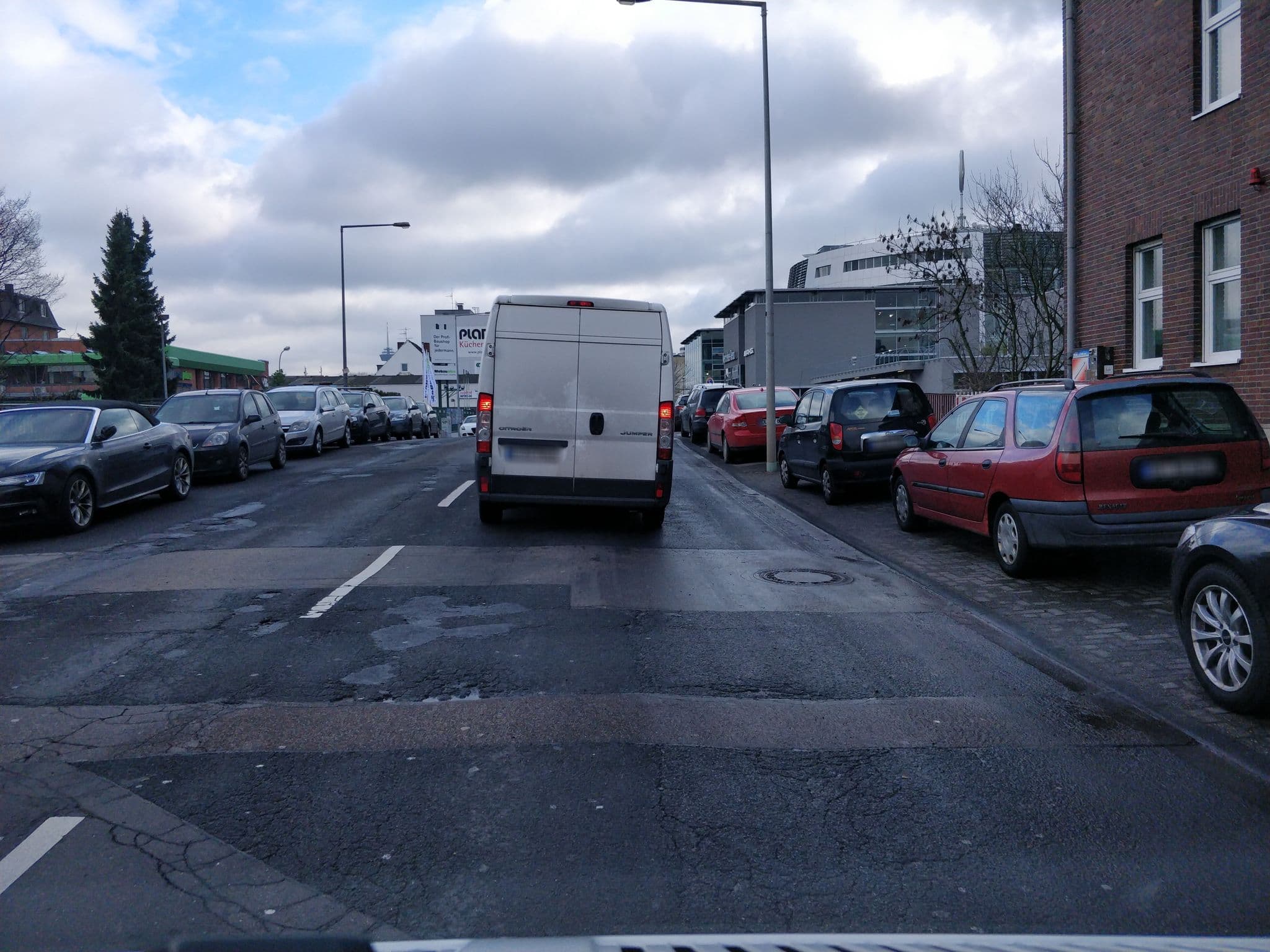 Street view near Hotel N8, Ossendorf — © raymond (CC BY-SA · Mapillary)