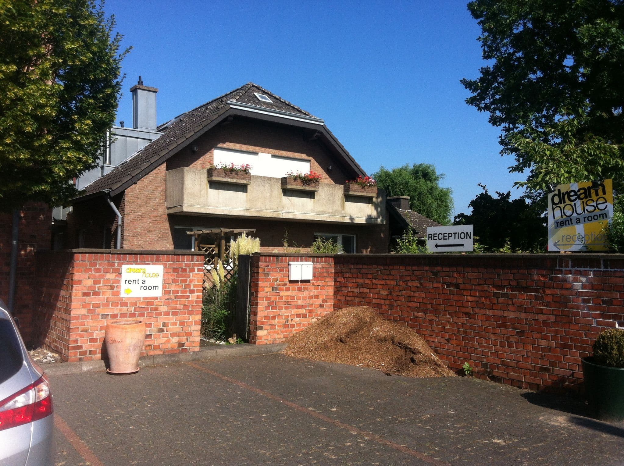 Street view near Dreamhouse, Geyen — © raymond (CC BY-SA · Mapillary)