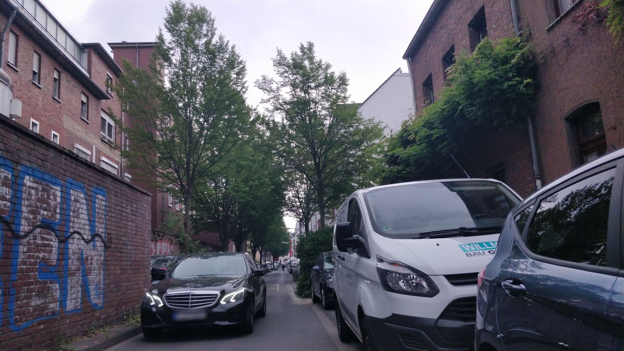 Street view near time to GOHOME, Neuehrenfeld — © raymond (CC BY-SA · Mapillary)