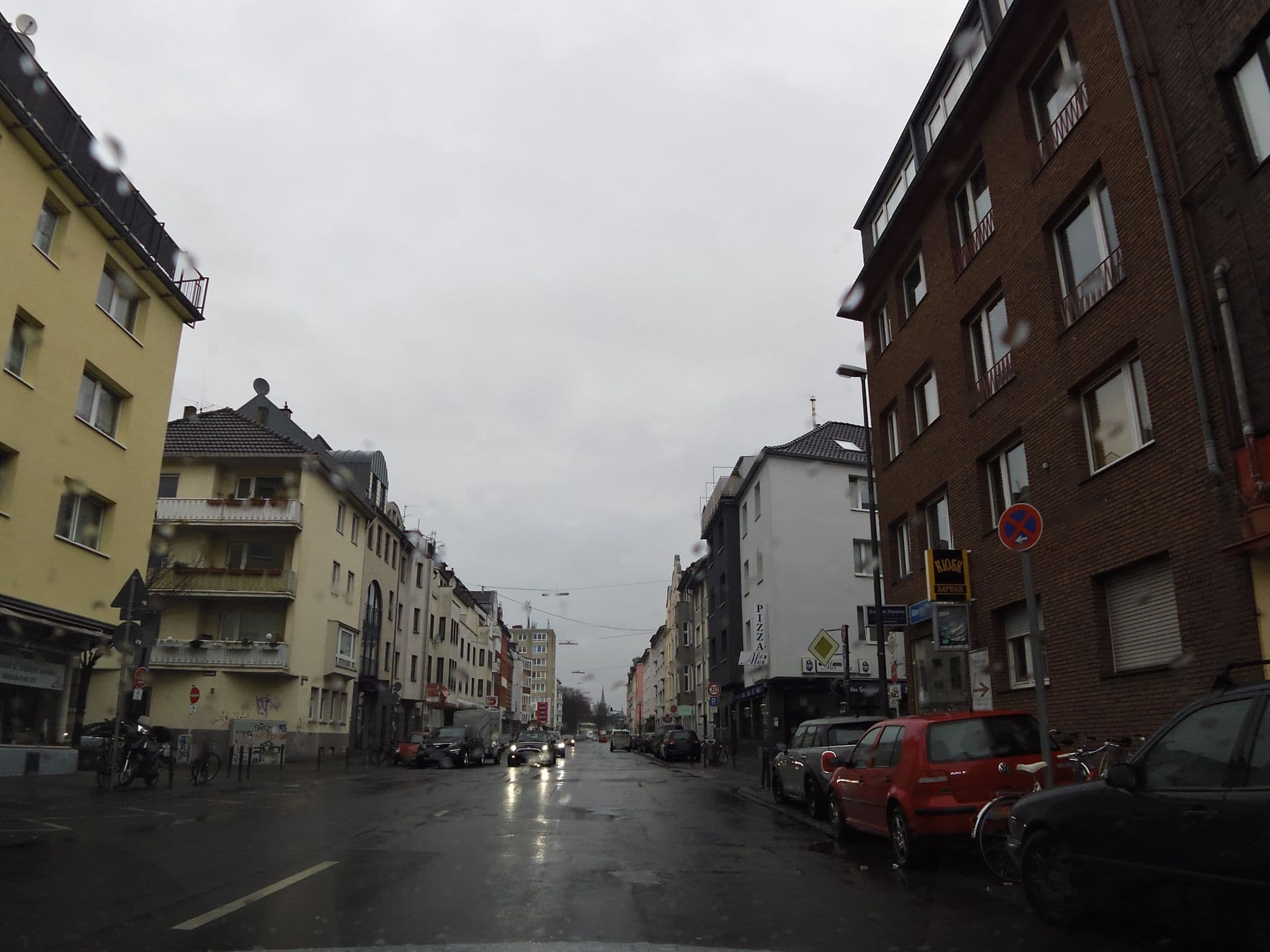 Street view near Aniko Hostel, Neustadt/Süd — © chuck (CC BY-SA · Mapillary)