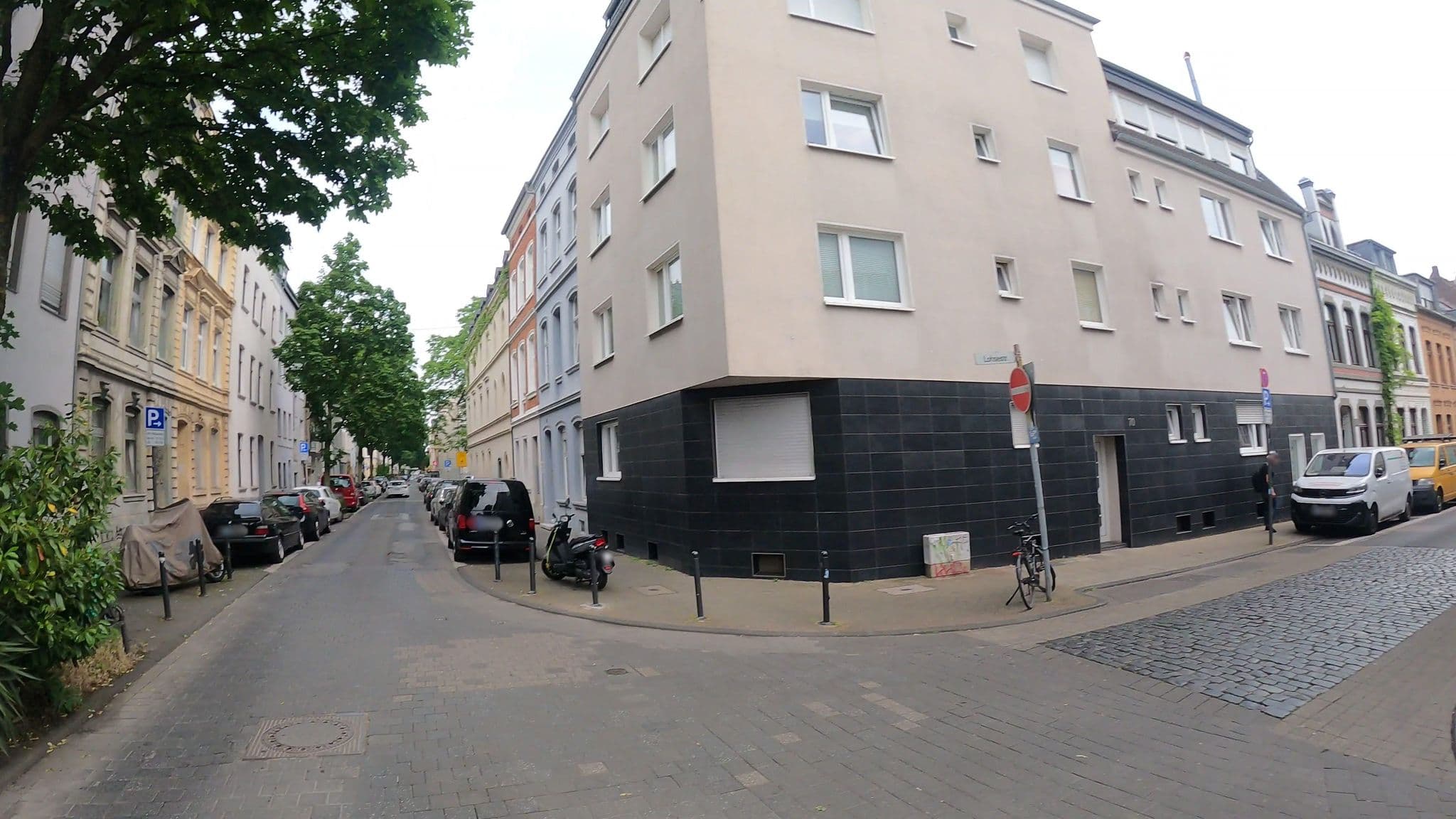 Street view near Top Apartments in zentraler Lage, Nippes — © popball (CC BY-SA · Mapillary)
