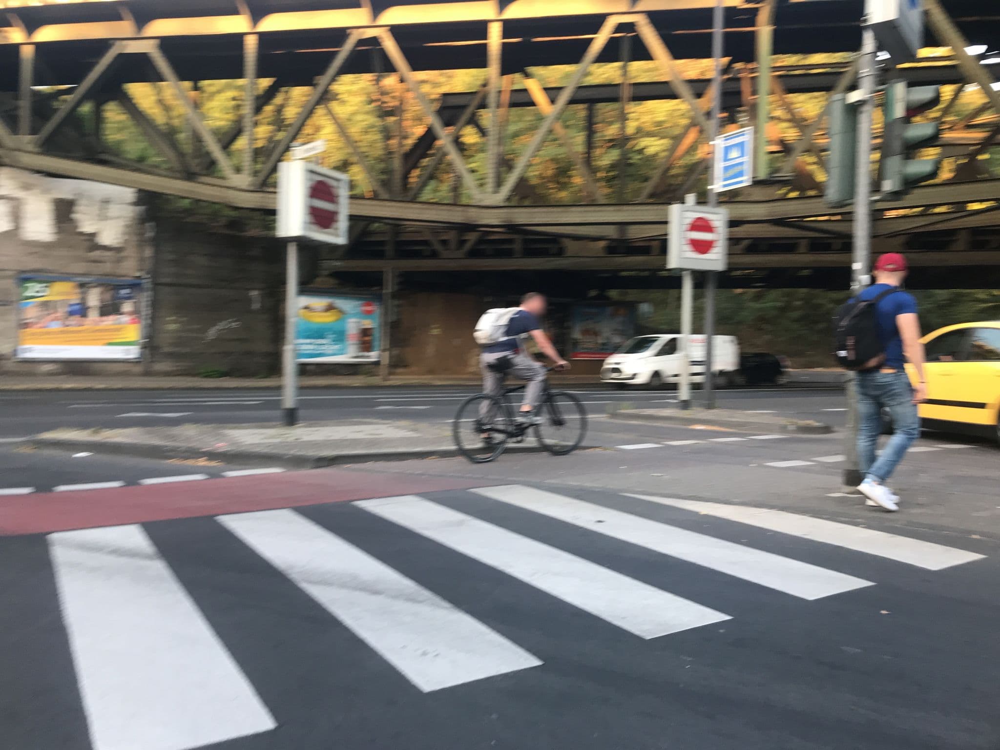 Street view near Renaissance Paris Arc De Triomphe, Neuehrenfeld — © geoengtechel (CC BY-SA · Mapillary)