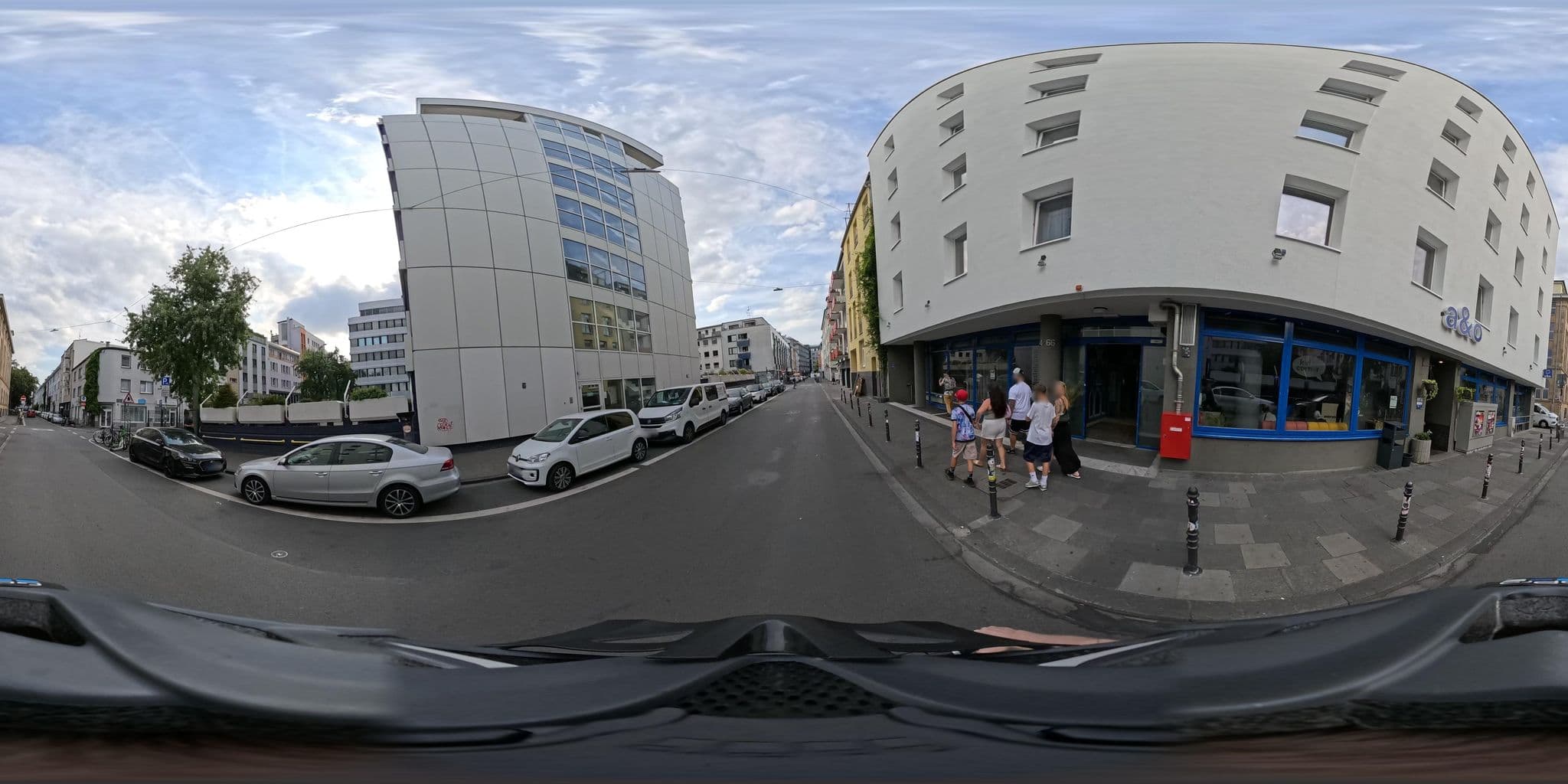 Street view near A&O Hotel, Köln — © popball (CC BY-SA · Mapillary)