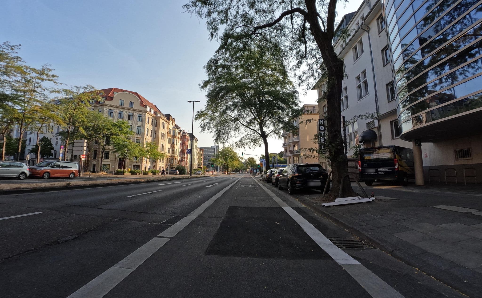 Street view near BRE/Nine Hotel Operations GmbH, Zentrale köln, Neustadt/Nord — © countzero5 (CC BY-SA · Mapillary)