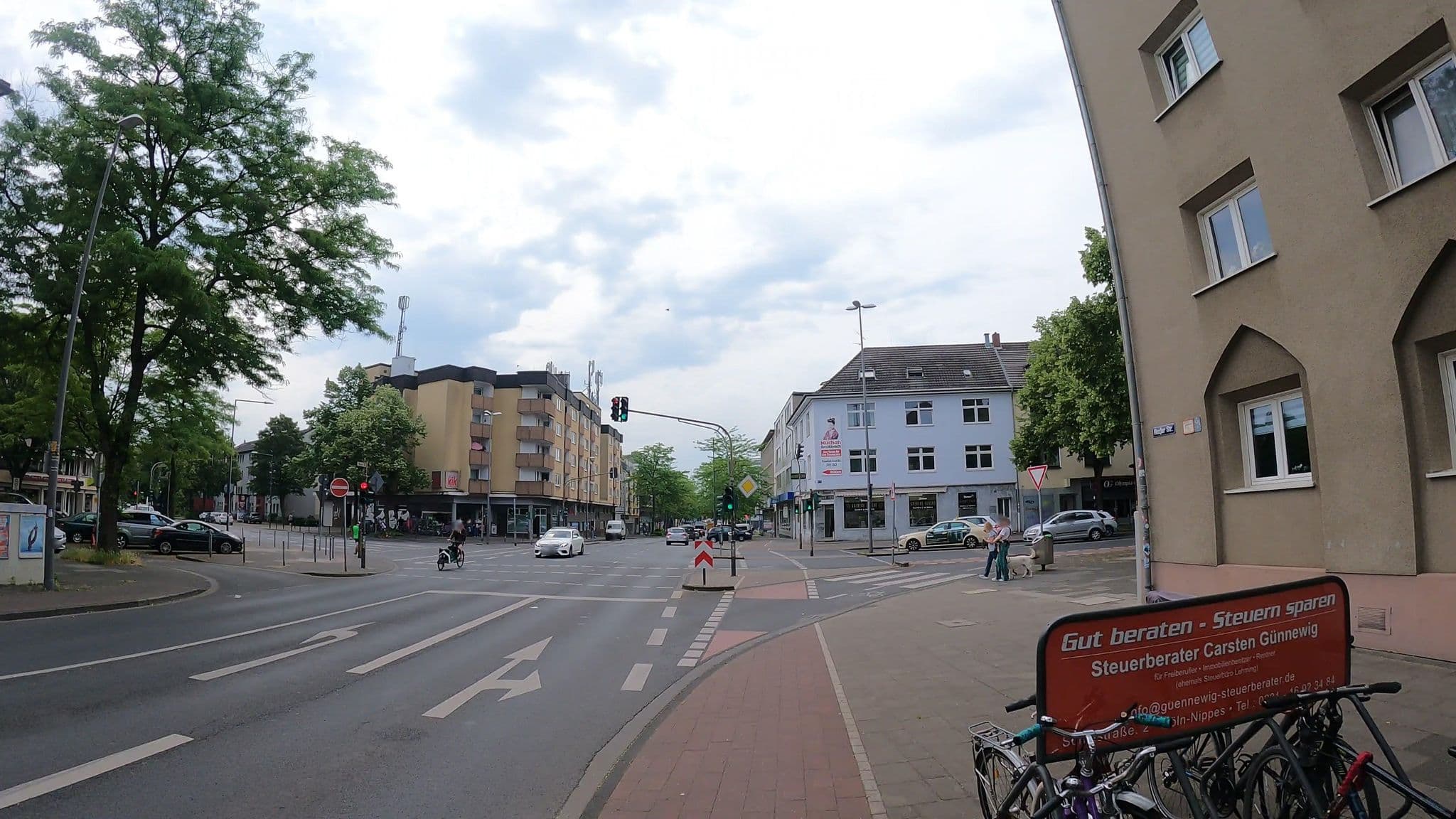 Street view near Schneider Hotel+Gastro GmbH, Nippes — © popball (CC BY-SA · Mapillary)