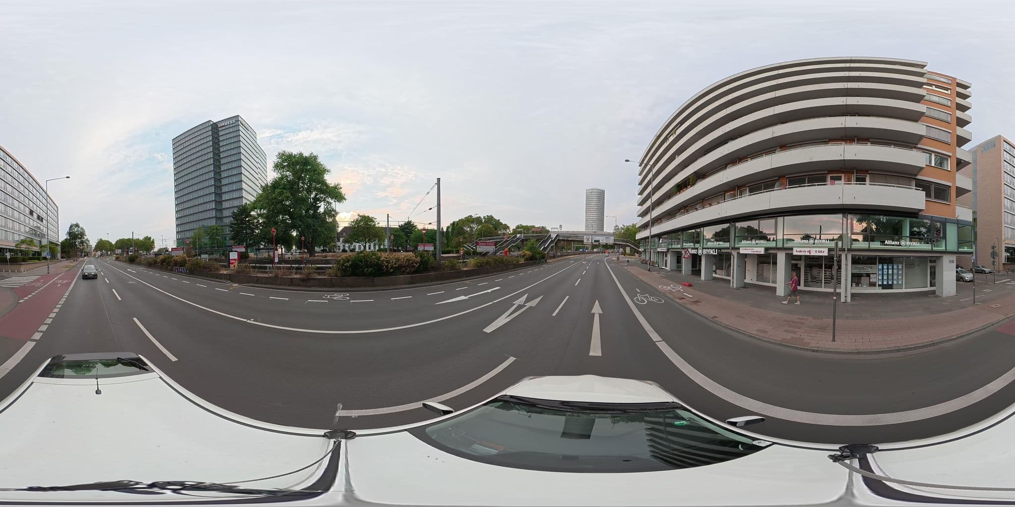 Street view near Hotel Ilbertz Garni, Deutz — © osmplus_org (CC BY-SA · Mapillary)