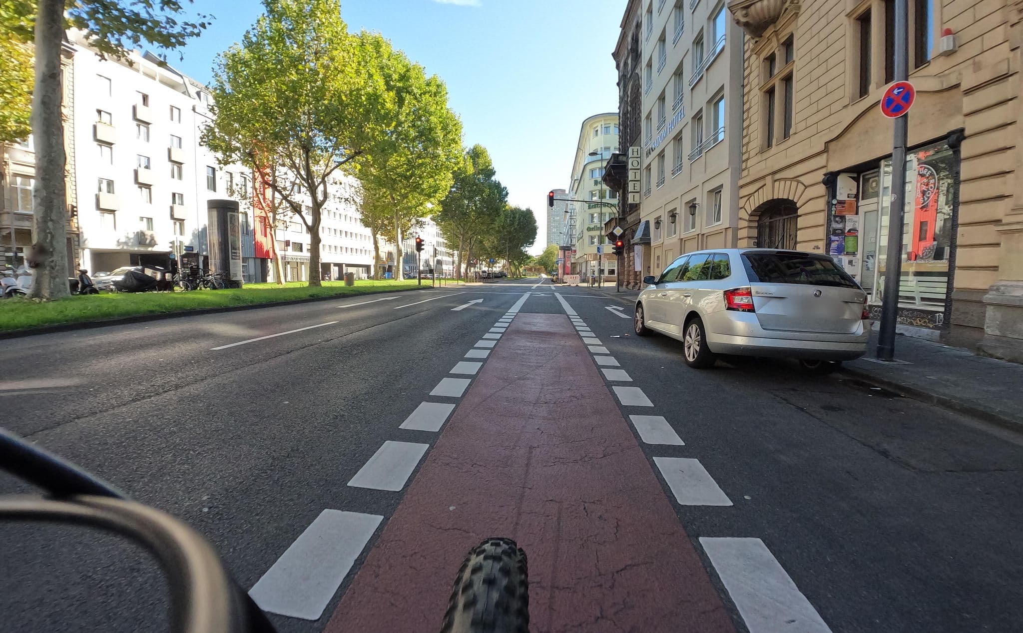 Street view near Centro Hotel Royal, Neustadt/Nord — © countzero5 (CC BY-SA · Mapillary)