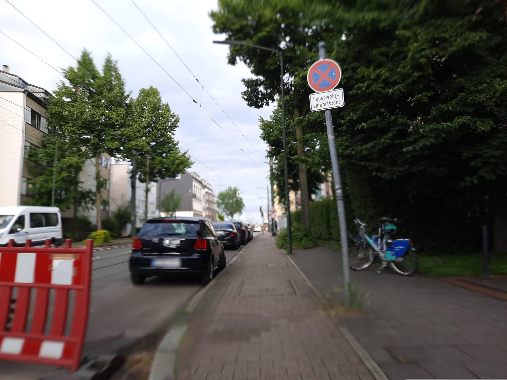 Street view near my Apartment Düsseldorf, Wersten — © Henry572 (CC BY-SA · Mapillary)