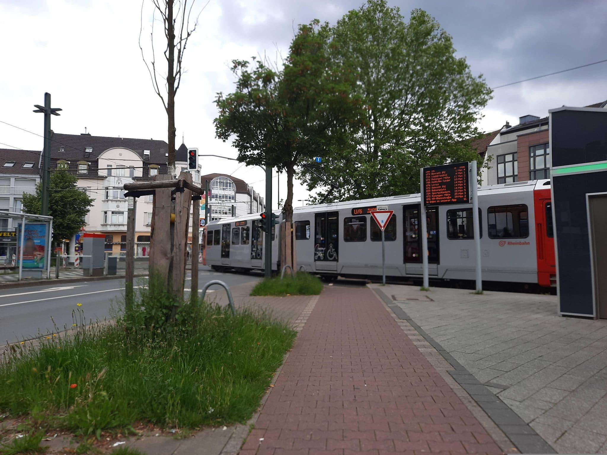 Street view near Elbroich GmbH, Wersten — © Henry572 (CC BY-SA · Mapillary)