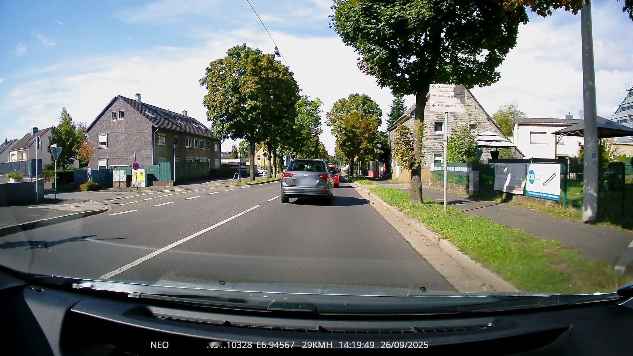 Street view near Hotel Am Volksgarten, Langenfeld — © TechniPorter (CC BY-SA · Mapillary)