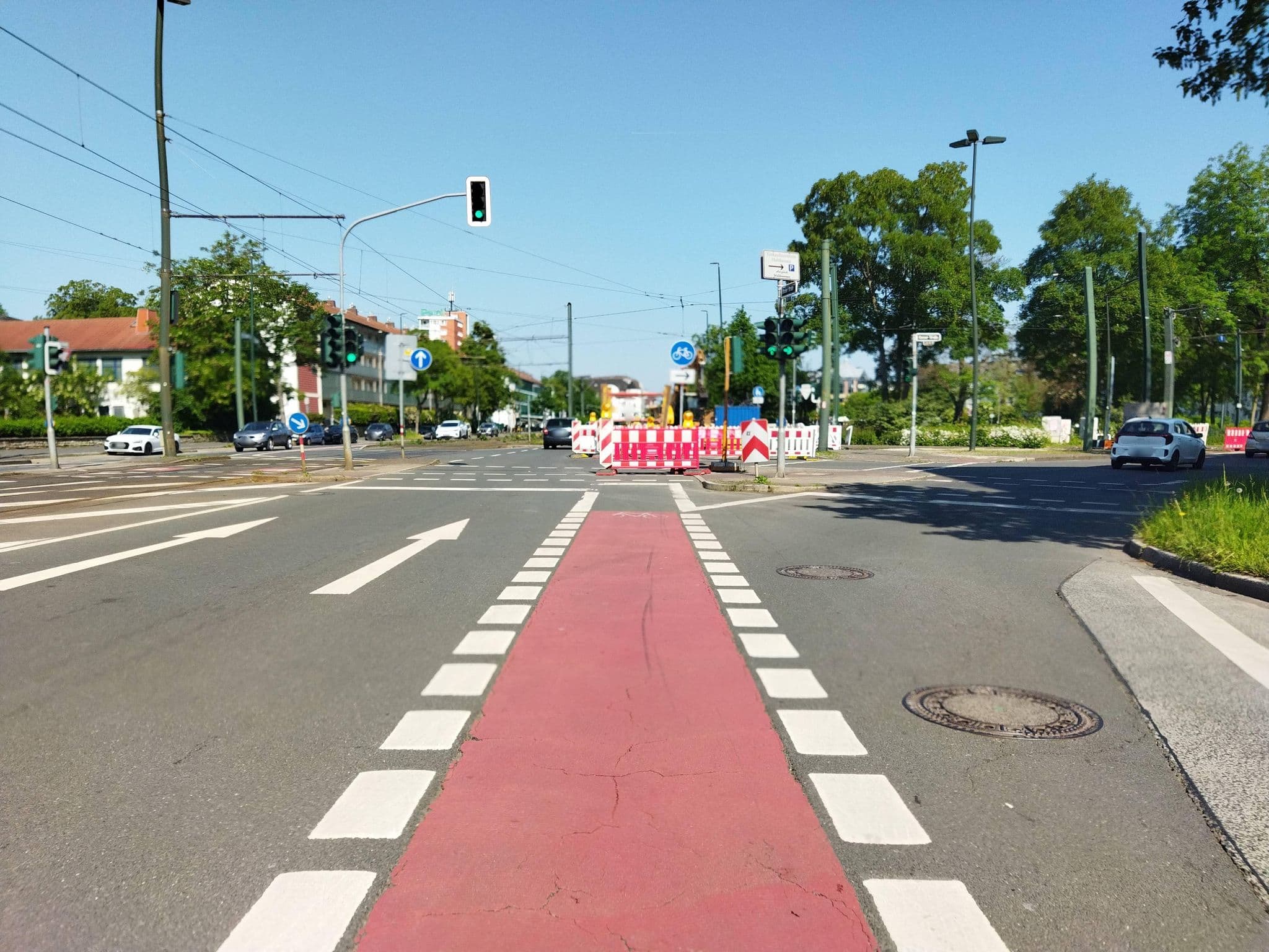 Street view near Moxy Düsseldorf South, Wersten — © changchun1 (CC BY-SA · Mapillary)