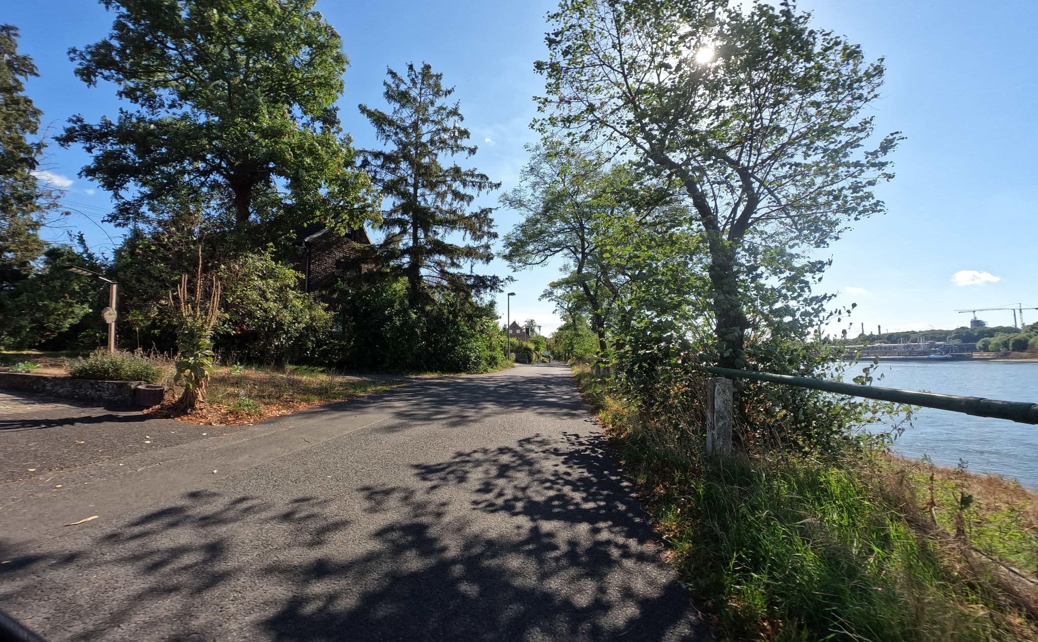 Street view near LU GmbH, B., Wesseling — © countzero5 (CC BY-SA · Mapillary)