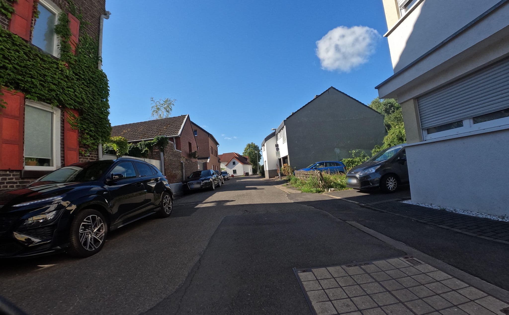 Street view near Hof am Rhein, Zündorf — © countzero5 (CC BY-SA · Mapillary)