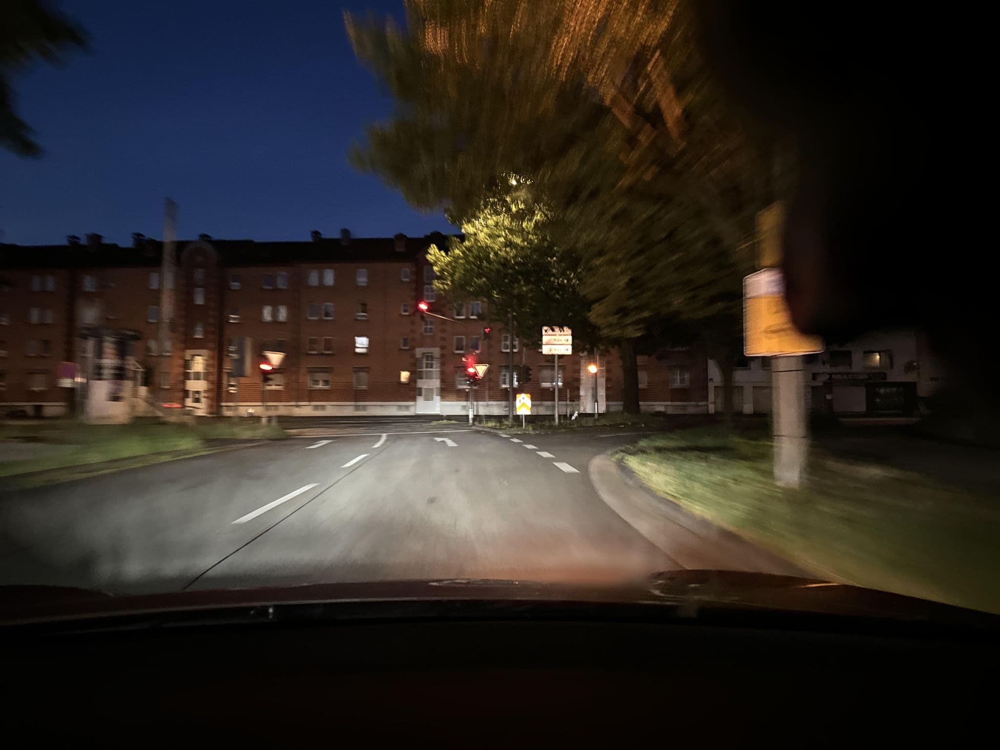 Street view near Hotel Skada, Buchforst — © maxd (CC BY-SA · Mapillary)