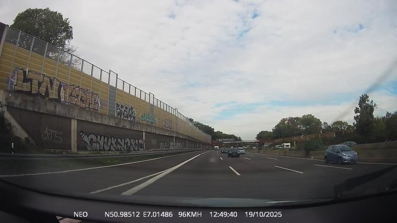 Street view near Hotel Apartment-Haus, Riehl — © TechniPorter (CC BY-SA · Mapillary)