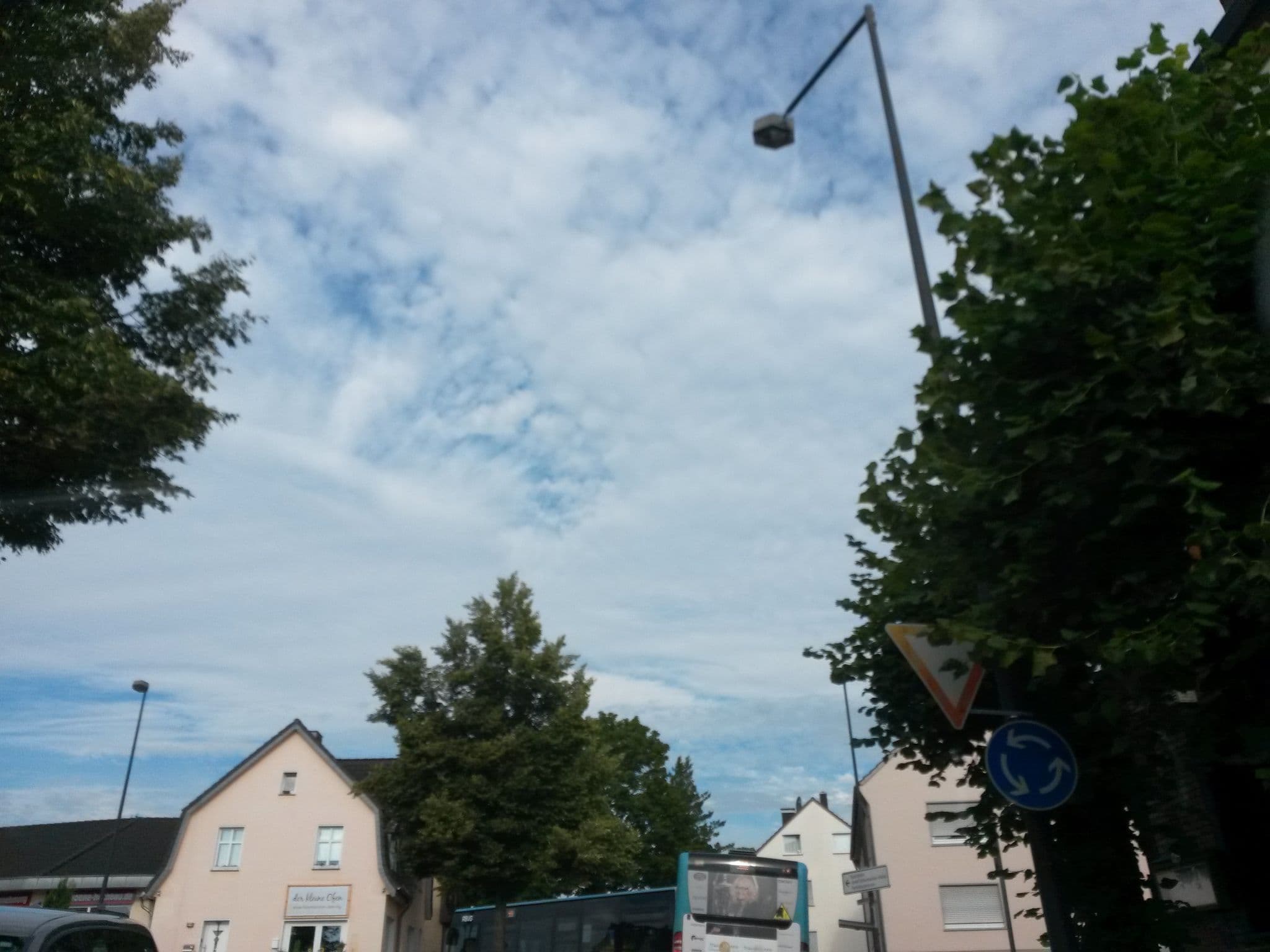 Street view near Hotel Heidekranz, Lohmar — © uwekoch (CC BY-SA · Mapillary)