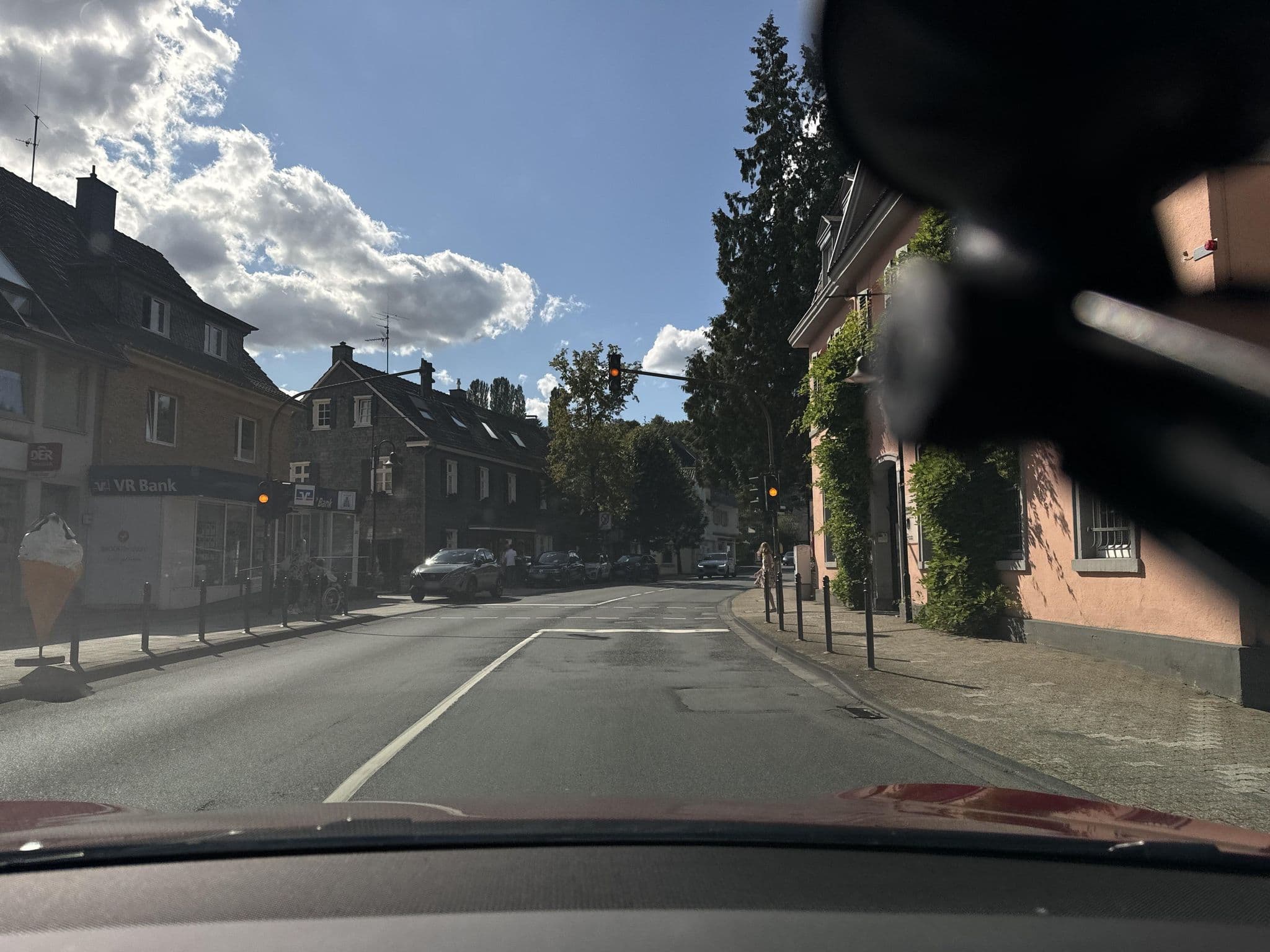 Street view near Atlasreisen, Rösrath — © maxd (CC BY-SA · Mapillary)