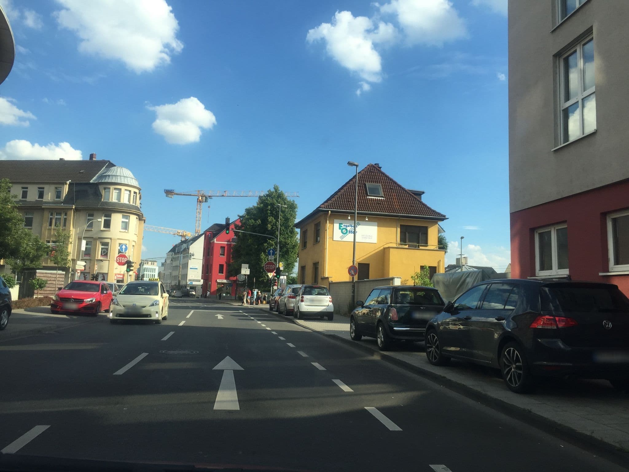 Street view near Begardenhof, Rodenkirchen — © avataryt (CC BY-SA · Mapillary)