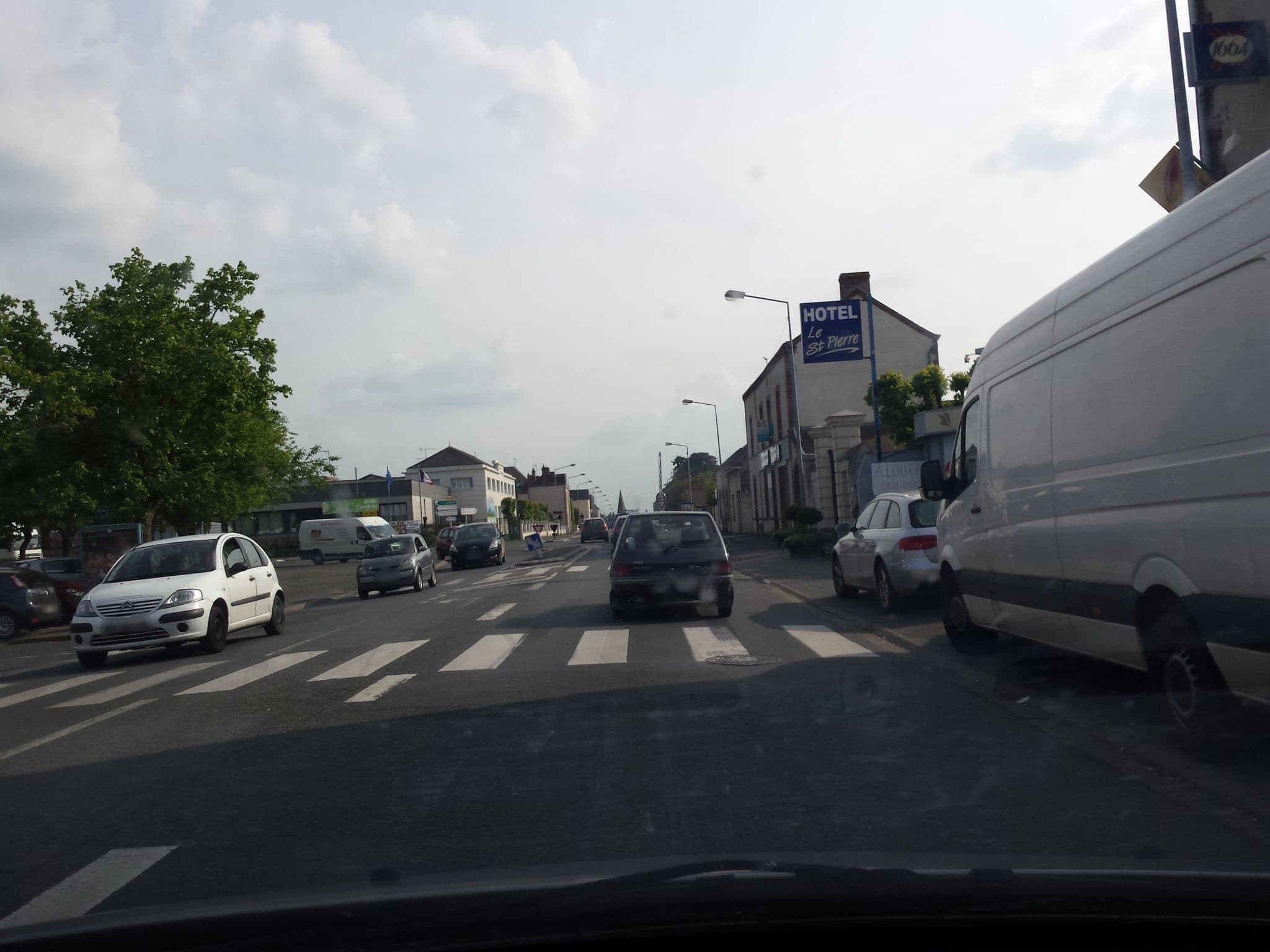 Street view near Hôtel Le Saint-Pierre, Chemillé-Melay — © operon85 (CC BY-SA · Mapillary)