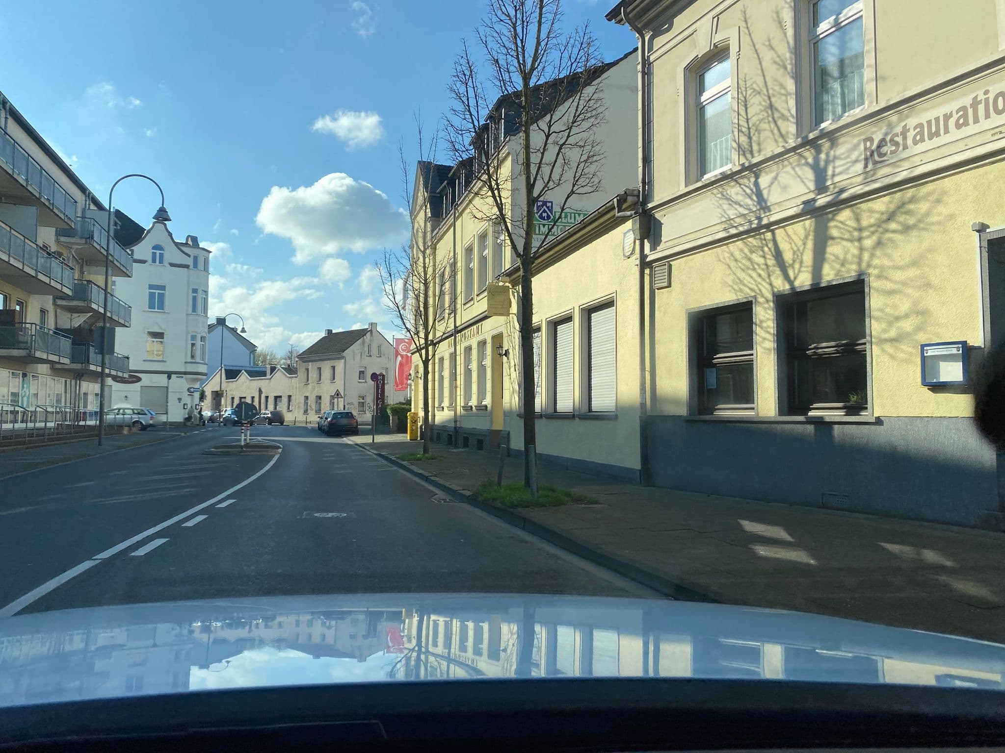 Street view near Hotel Zum Bahnhof, Bergisch Gladbach — © wladimir (CC BY-SA · Mapillary)