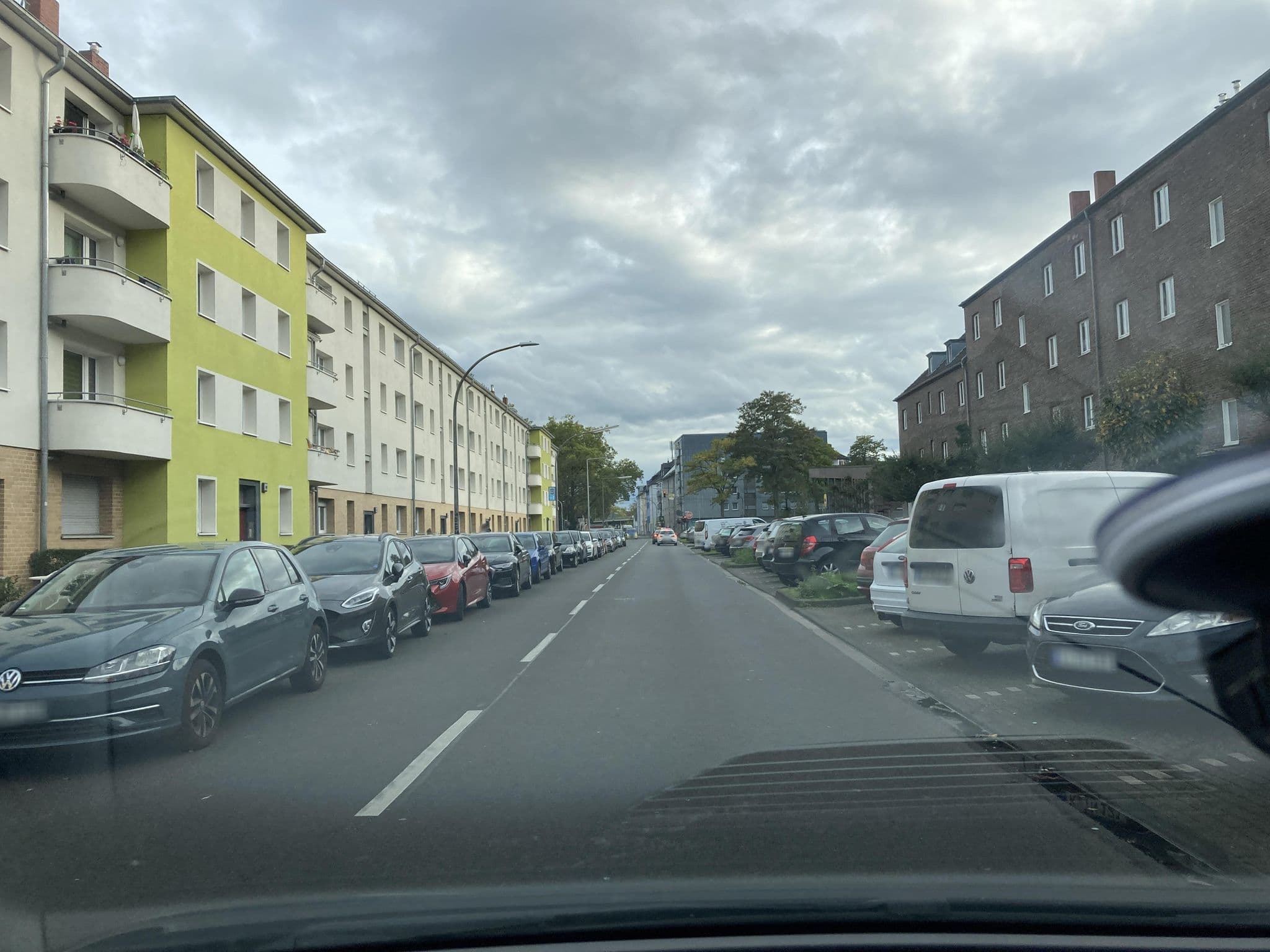 Street view near Gastewohnung an der Messe, Buchforst — © robffm (CC BY-SA · Mapillary)