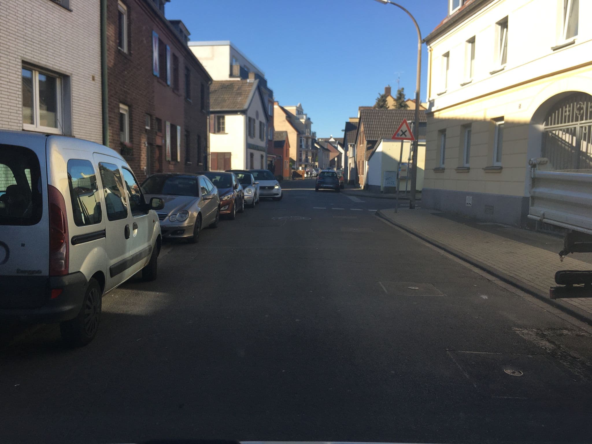 Street view near Alte Schreinerei Historisches Bed & Breakfast, Zündorf — © raymond (CC BY-SA · Mapillary)