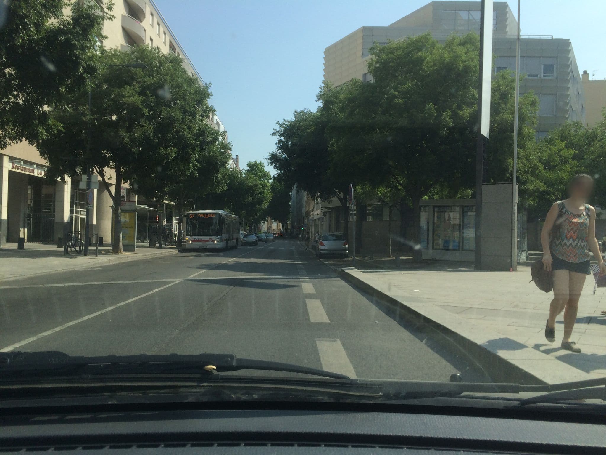 Street view near Hôtel Mercure, Lyon 06 — © mickael_v (CC BY-SA · Mapillary)