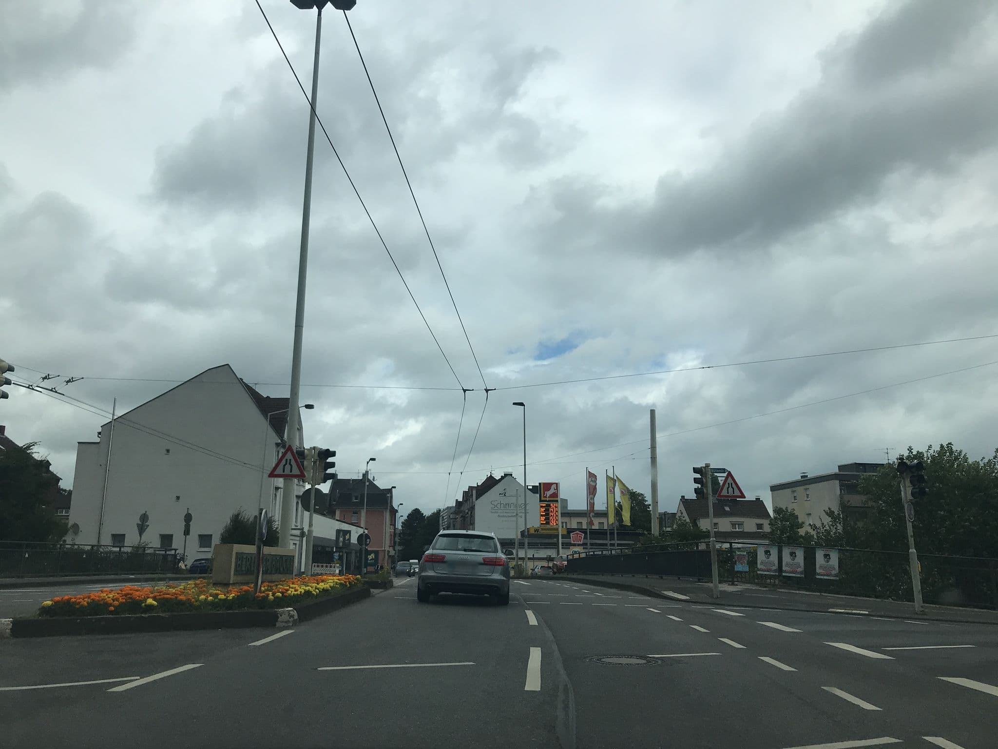 Street view near Berliner Brücke, Ohligs — © saschahaberkorn (CC BY-SA · Mapillary)