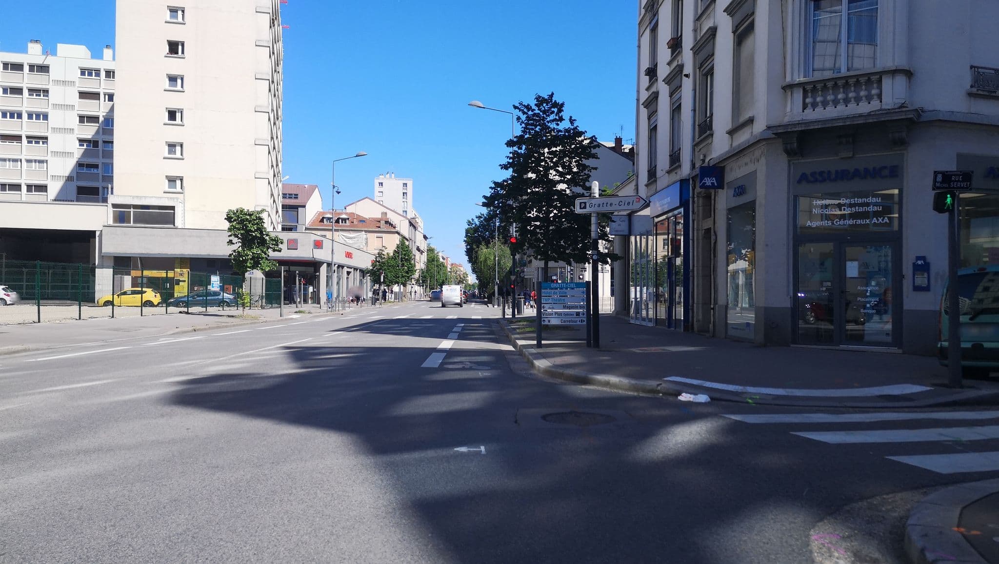 Street view near Ariana, Villeurbanne — © blueberry (CC BY-SA · Mapillary)