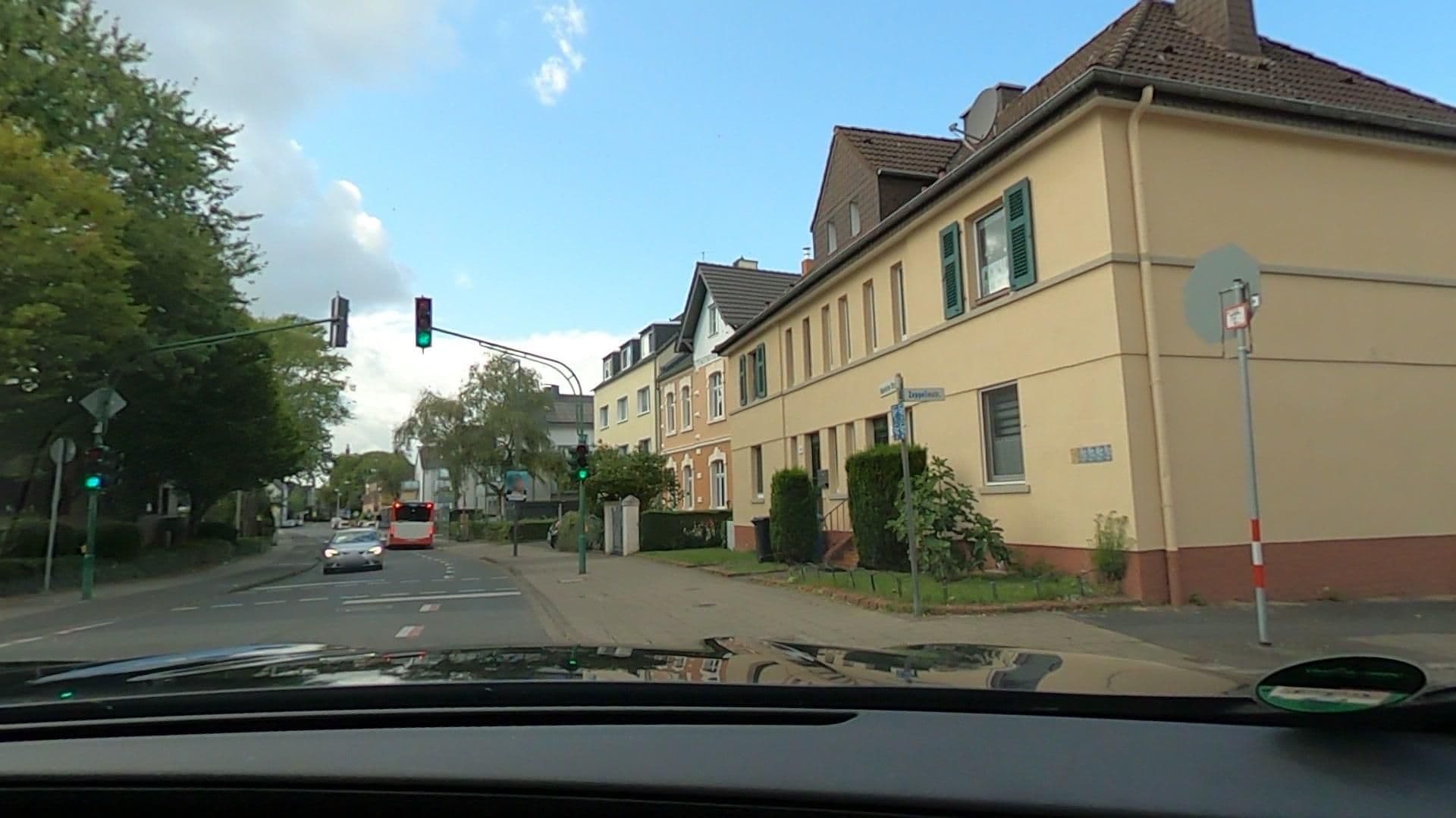 Street view near Hotel Le Garage, Leverkusen — © GoProNerd (CC BY-SA · Mapillary)