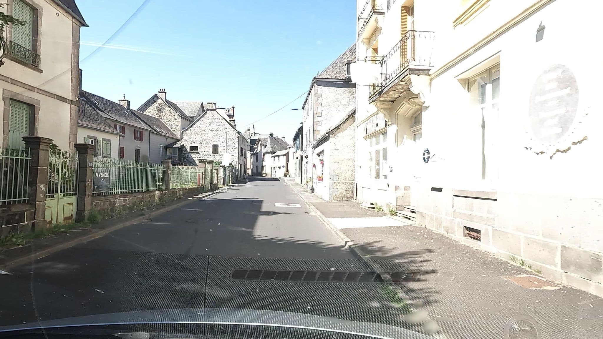 Street view near Hôtel restaurant La Providence, Condat — © vinisa (CC BY-SA · Mapillary)