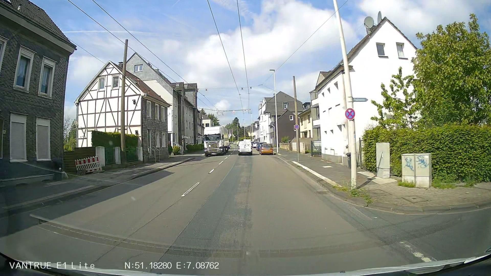 Street view near Ferienwohnung am Freizeitpark Bärenloch, Solingen — © Hightower- (CC BY-SA · Mapillary)