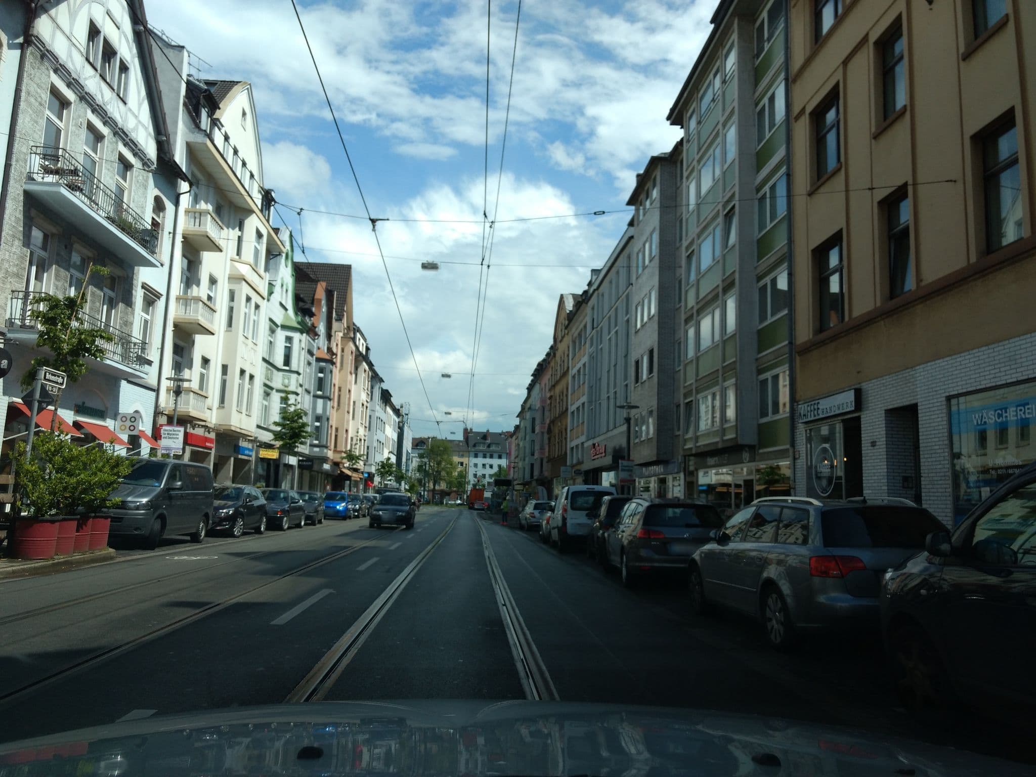 Street view near Altbauwohung-Flingern, Düsseldorf-Pempelfort — © miler (CC BY-SA · Mapillary)