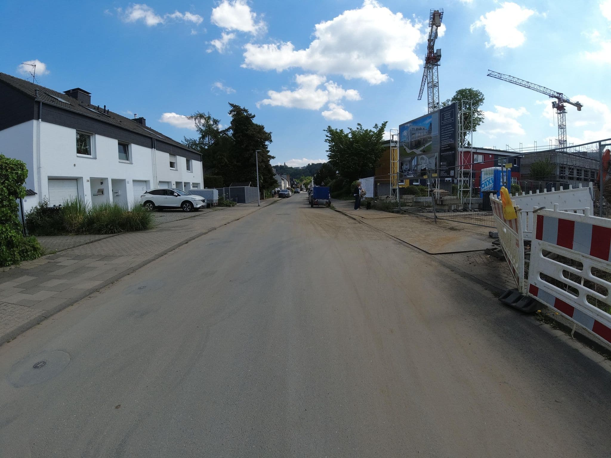 Street view near Fafa Home with Pool, Heiligenhaus — © ralrei (CC BY-SA · Mapillary)
