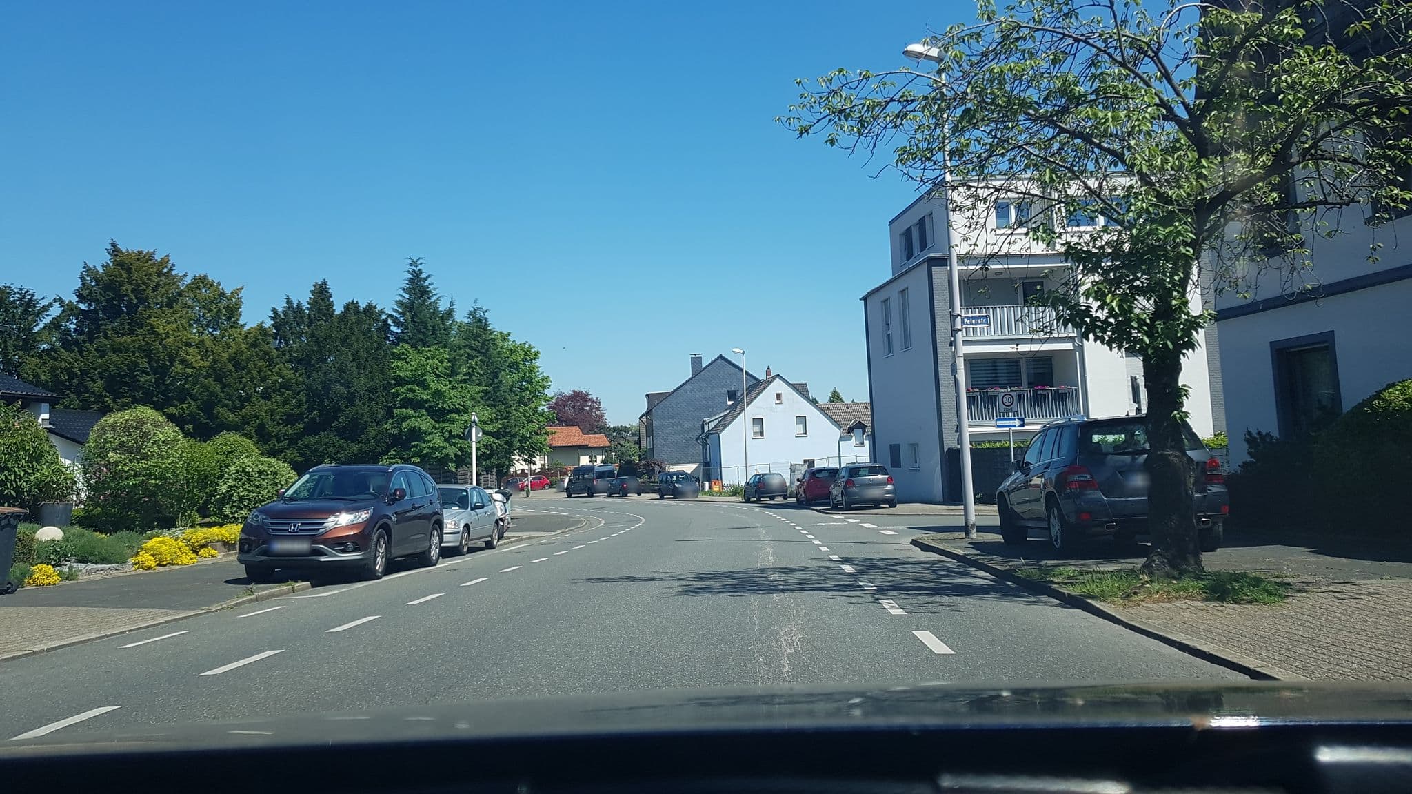 Street view near Patra garden hotel Blitar, Mülheim — © rororo (CC BY-SA · Mapillary)