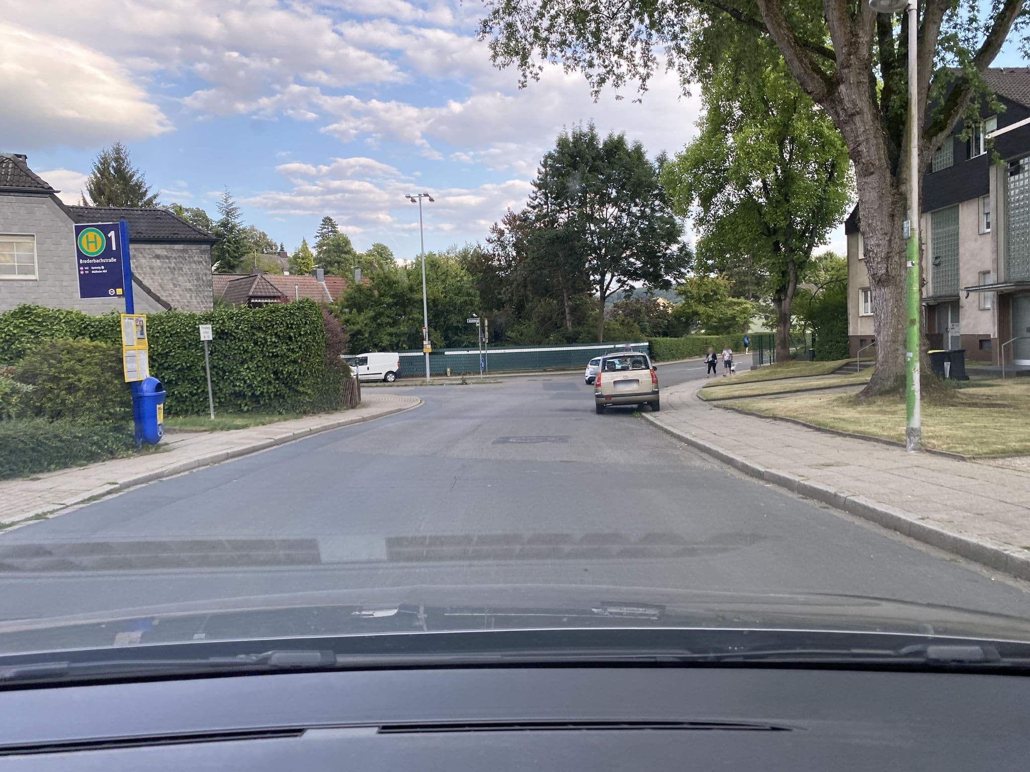 Street view near Zimmer in Kettwig, Heiligenhaus — © heetENkoel (CC BY-SA · Mapillary)