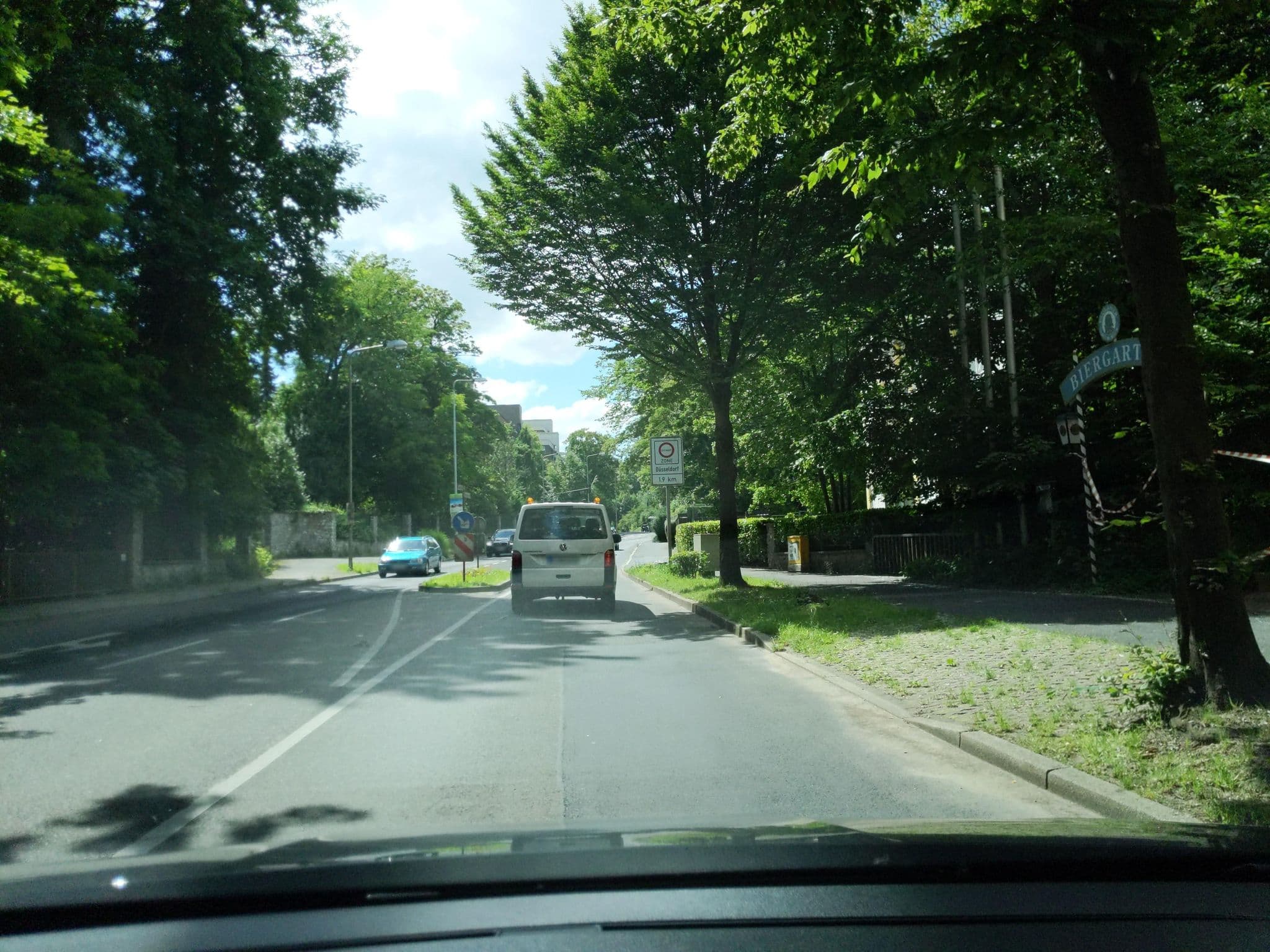 Street view near Arcadia Hotel Düsseldorf, Erkrath — © littlefool (CC BY-SA · Mapillary)