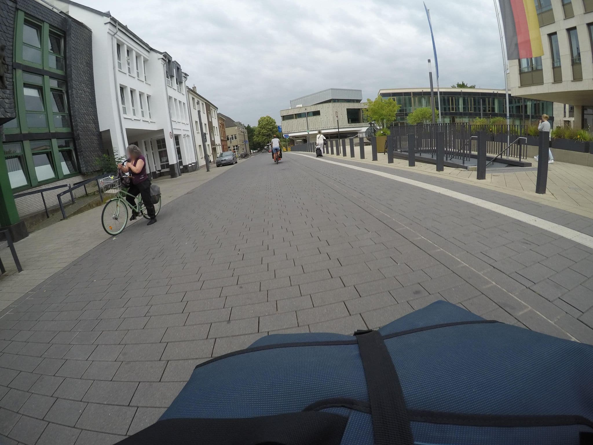 Street view near Stadtverwaltung Ratingen Rente und Grundsicherung, Ratingen — © mfa (CC BY-SA · Mapillary)