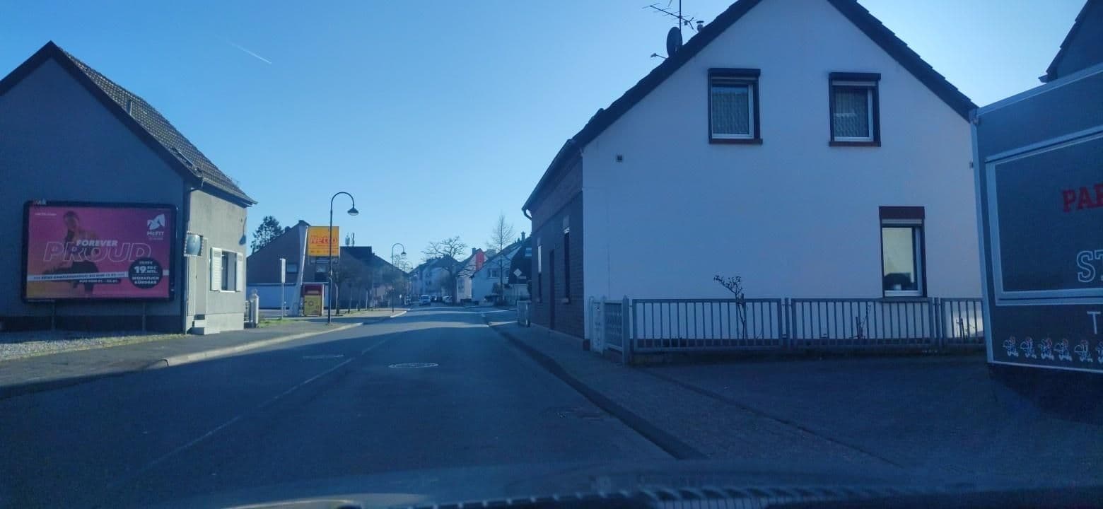Street view near Midgard Ferienwohnungen e.K., Ratingen — © hiwi234 (CC BY-SA · Mapillary)