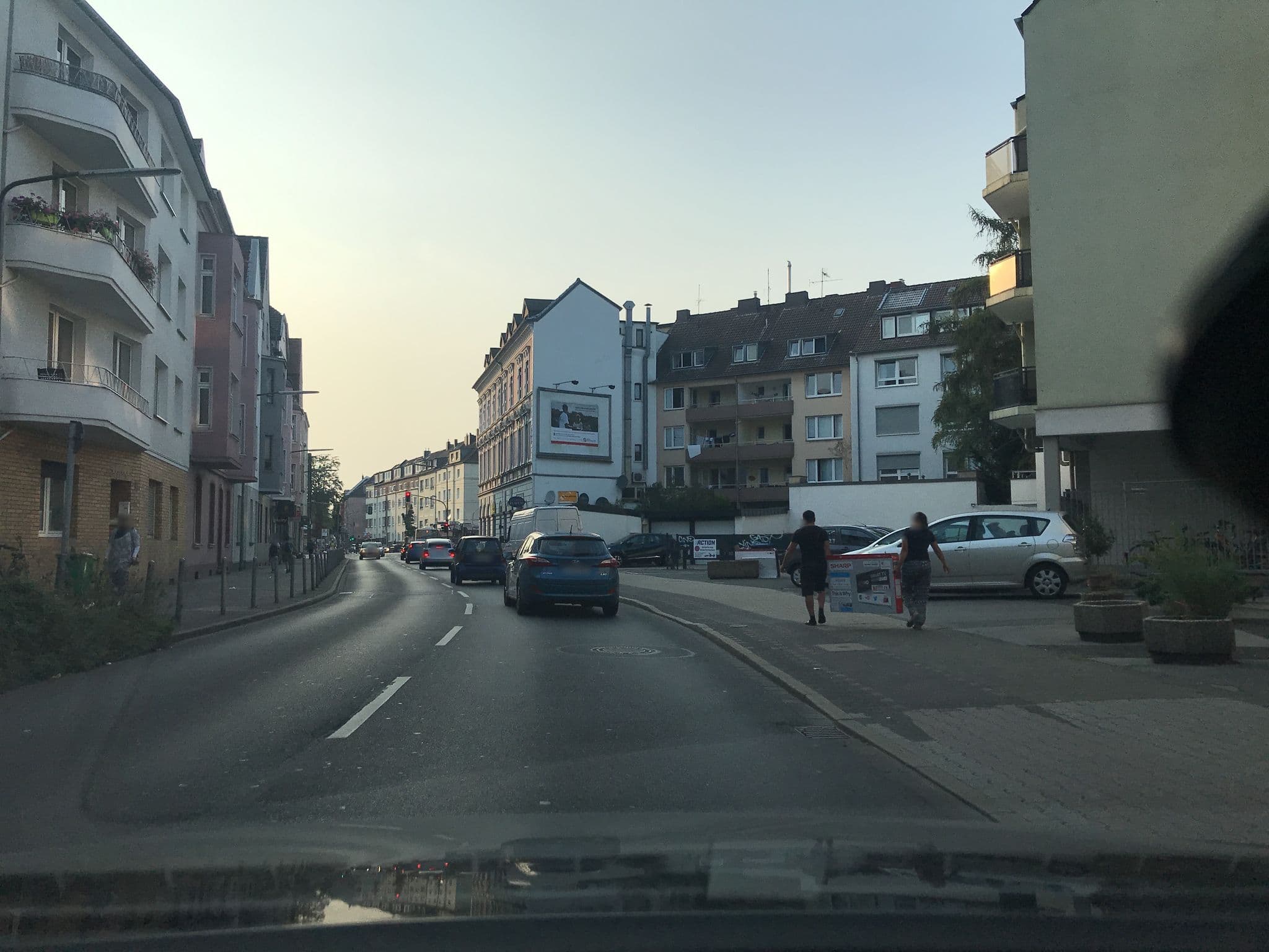 Street view near Boardinghouse Rath, Düsseldorf-Pempelfort — © saschahaberkorn (CC BY-SA · Mapillary)