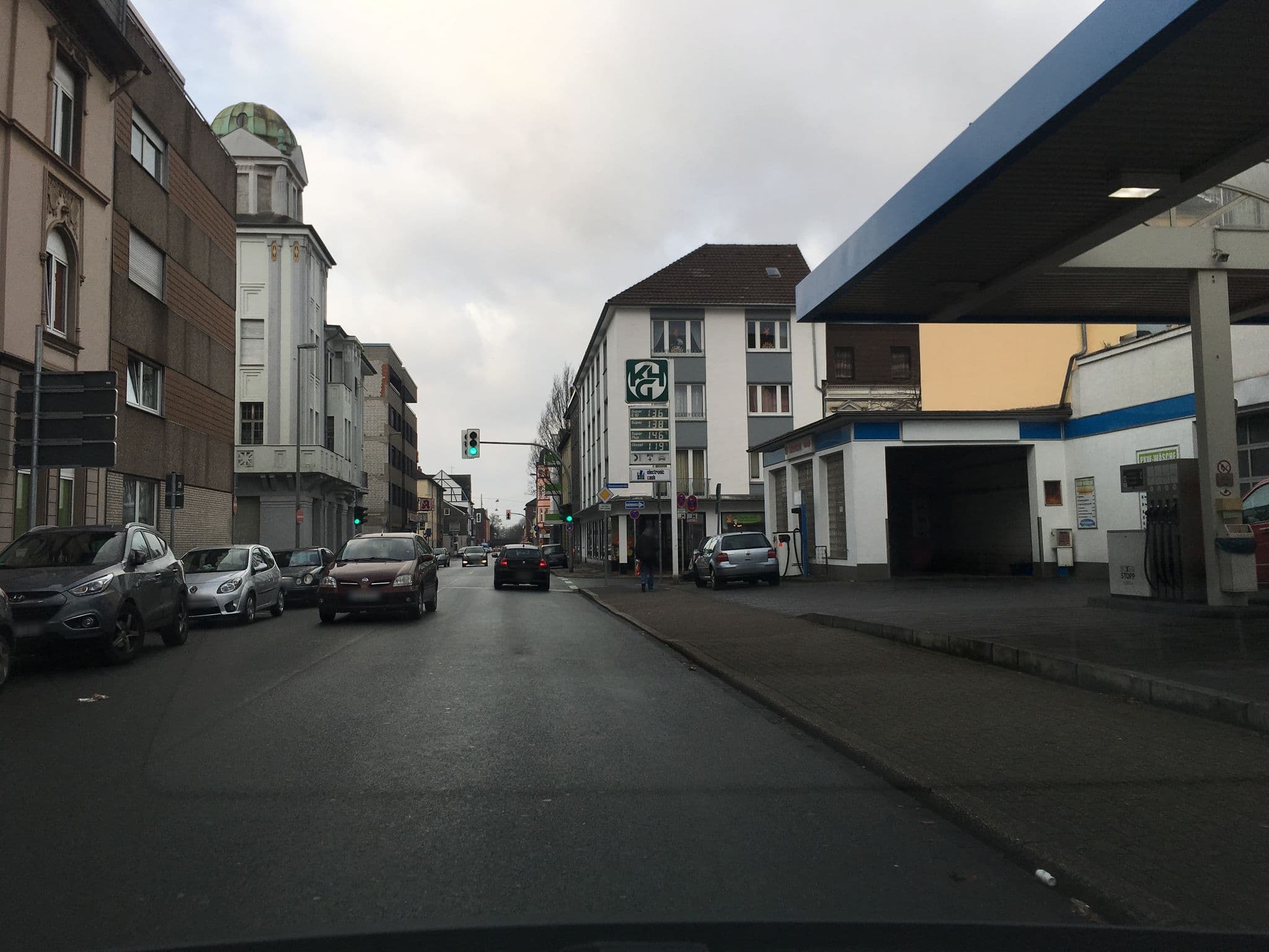 Street view near Hotel Residenz Oberhausen Zimmer 114, Oberhausen — © wladimir (CC BY-SA · Mapillary)