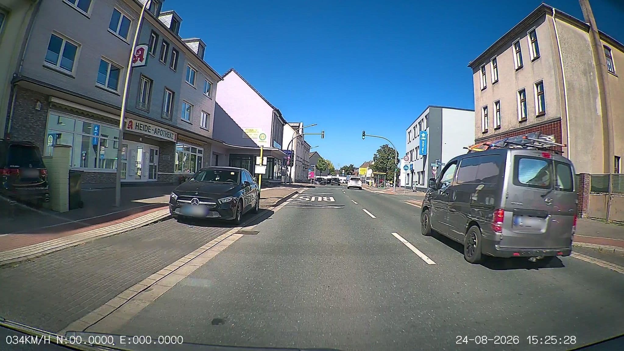 Street view near Ferienwohnung Koenen 2 nah am CentrO, Oberhausen — © heetENkoel (CC BY-SA · Mapillary)