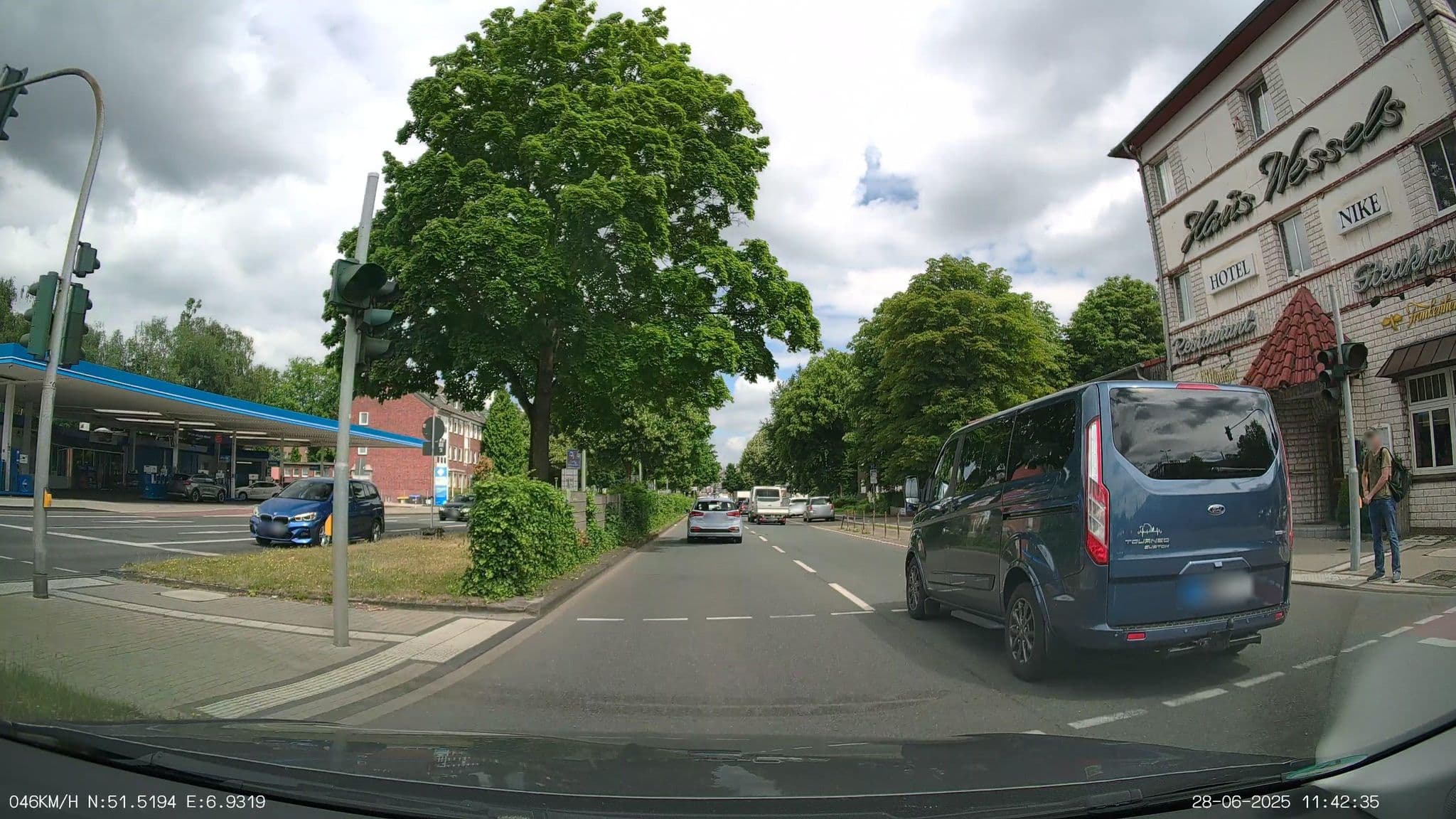 Street view near Jakob Skulic Haus Wessels, Bottrop — © heetENkoel (CC BY-SA · Mapillary)