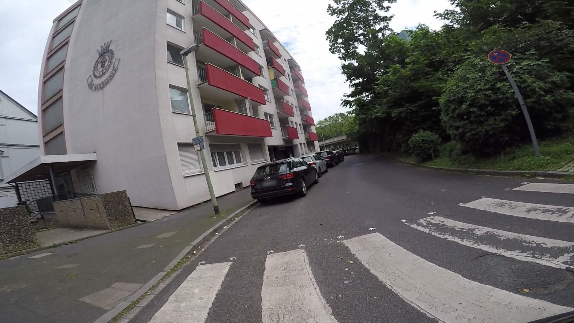 Street view near Boutique 019, Essen — © bravewaffle (CC BY-SA · Mapillary)